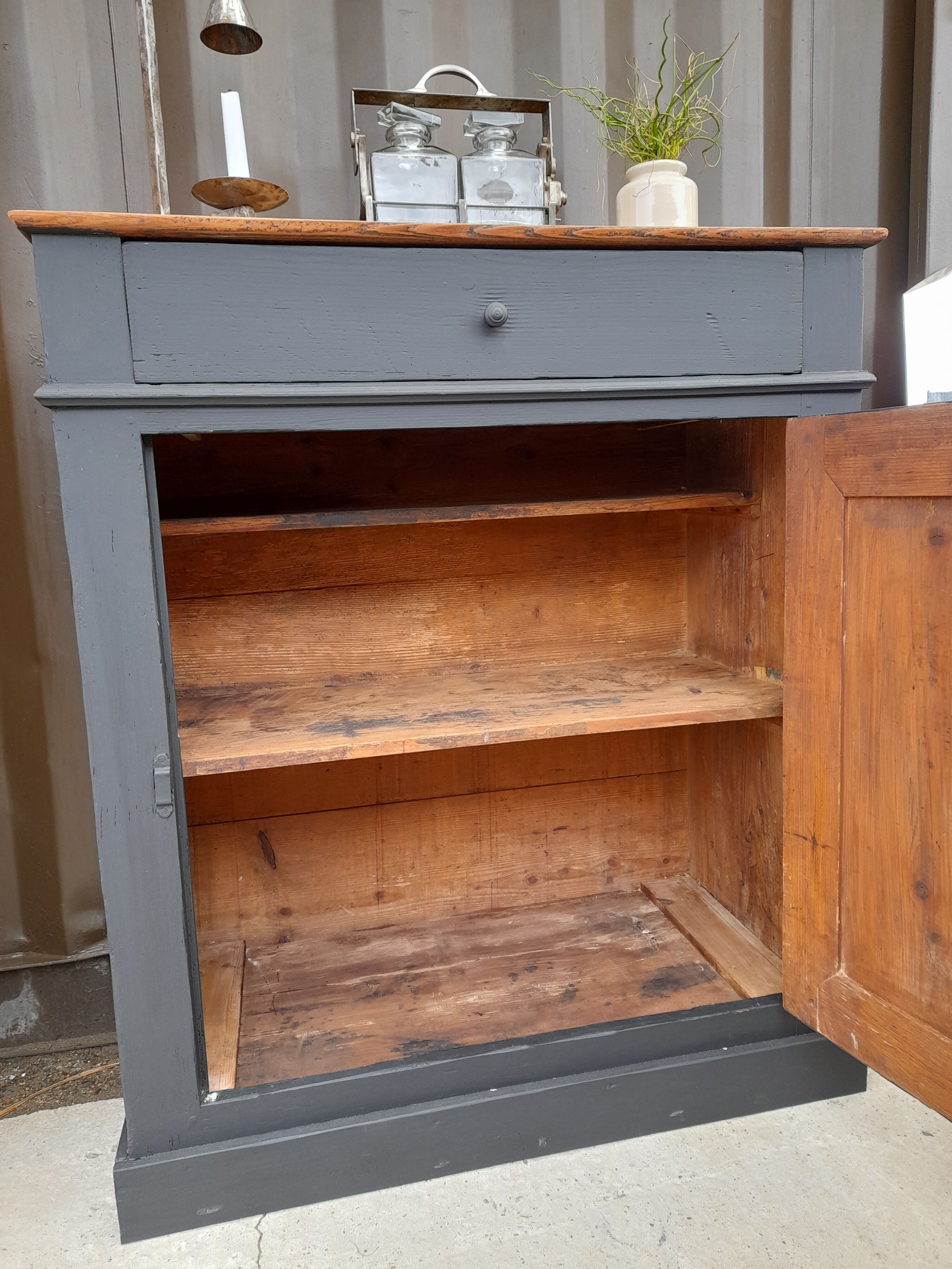 Old matte black jam maker