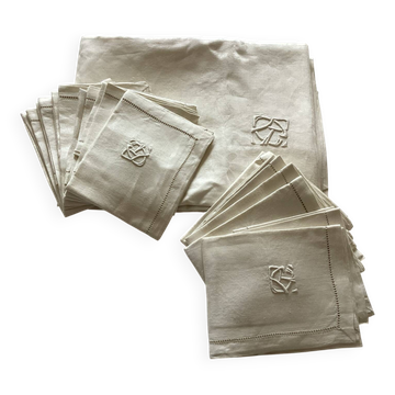 Ancienne nappe et 12 serviettes damassées