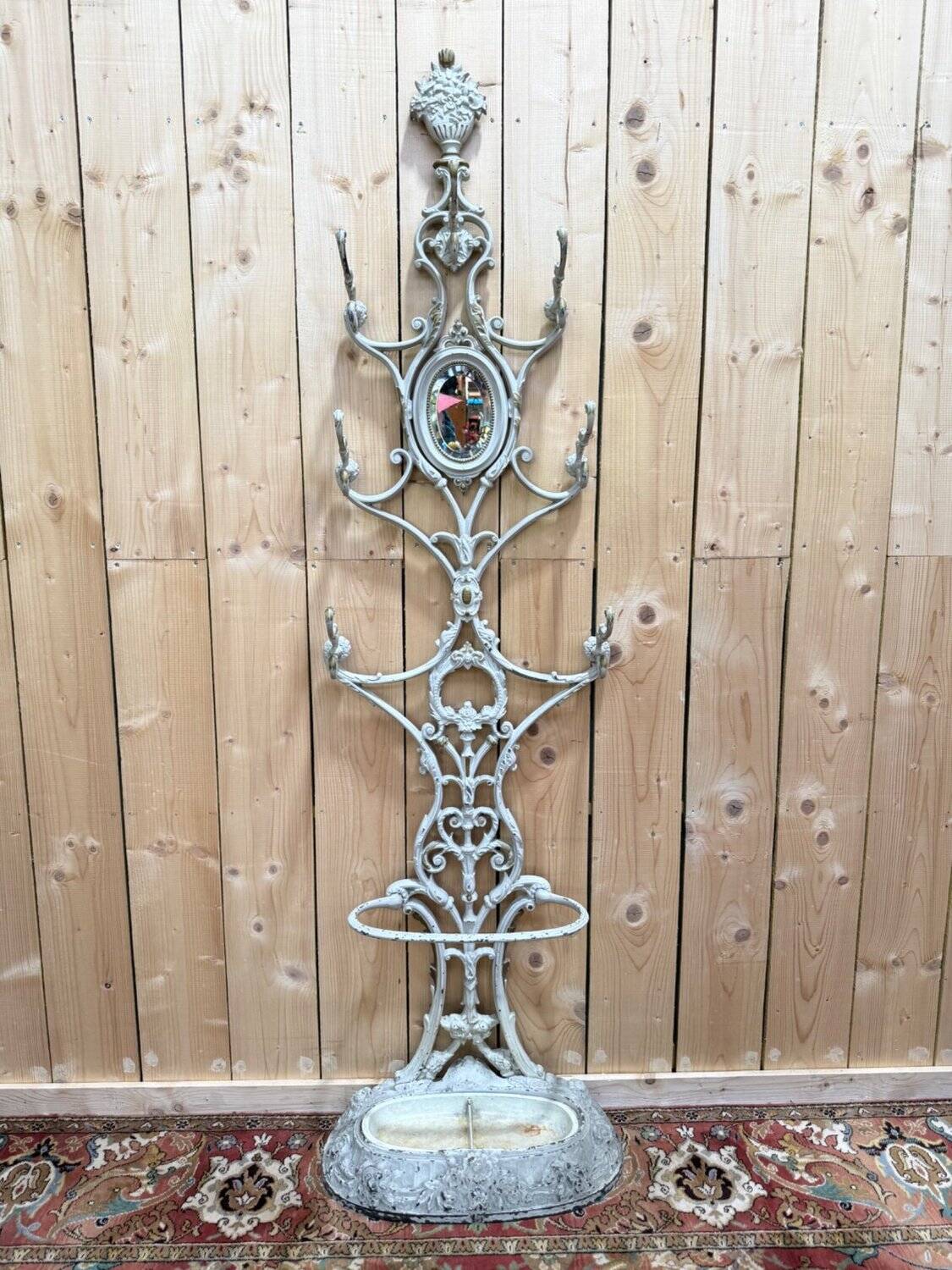 Vestiaire porte-manteau en fonte moulée époque Art Nouveau