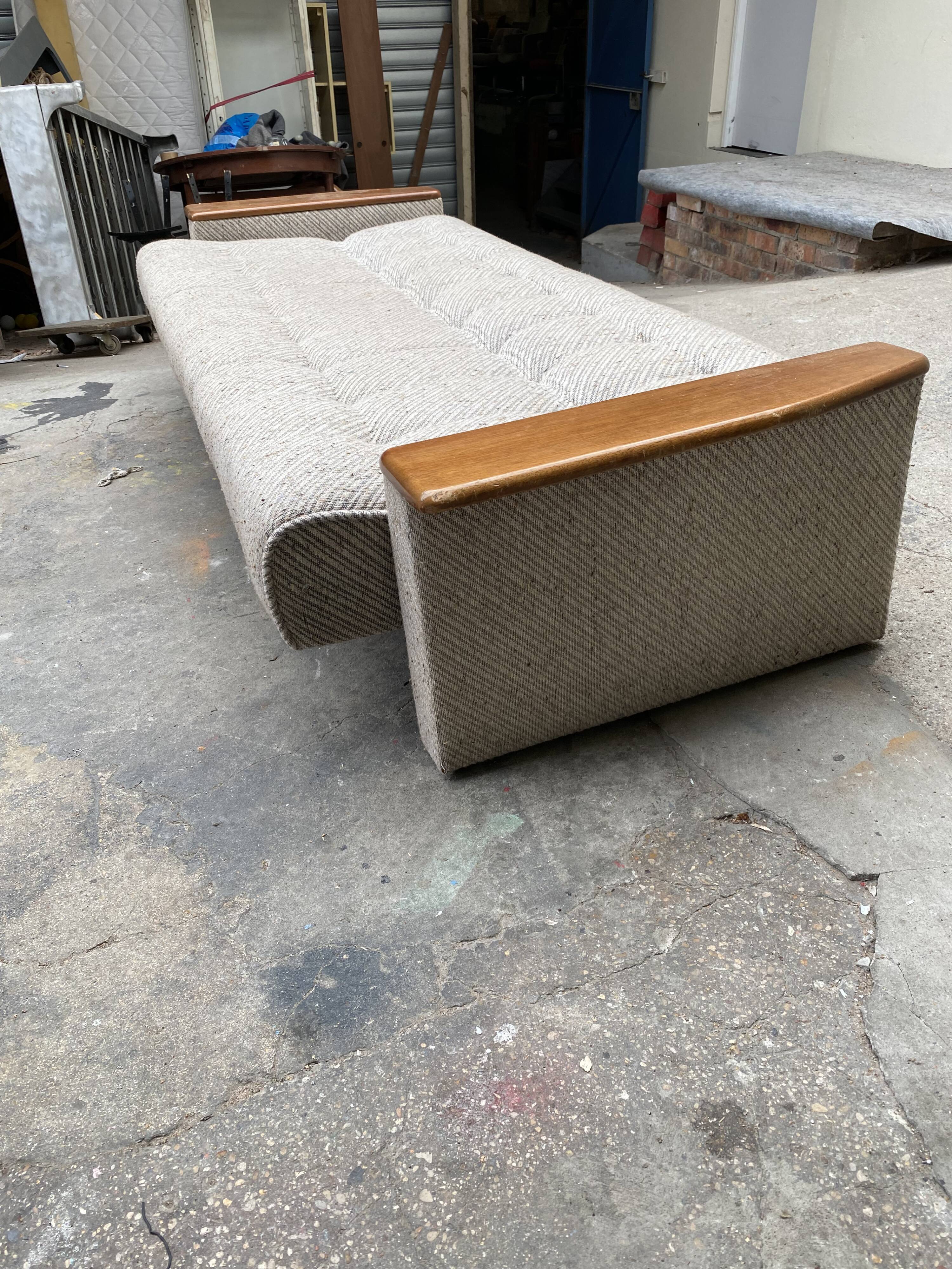 Scandinavian daybed sofa