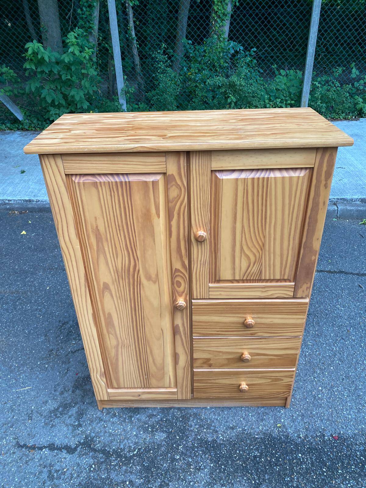 Vintage Scandinavian chest of drawers in solid pine from the 1980s.