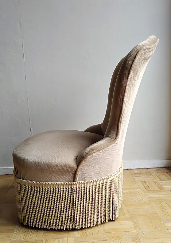 Armchair in velvet