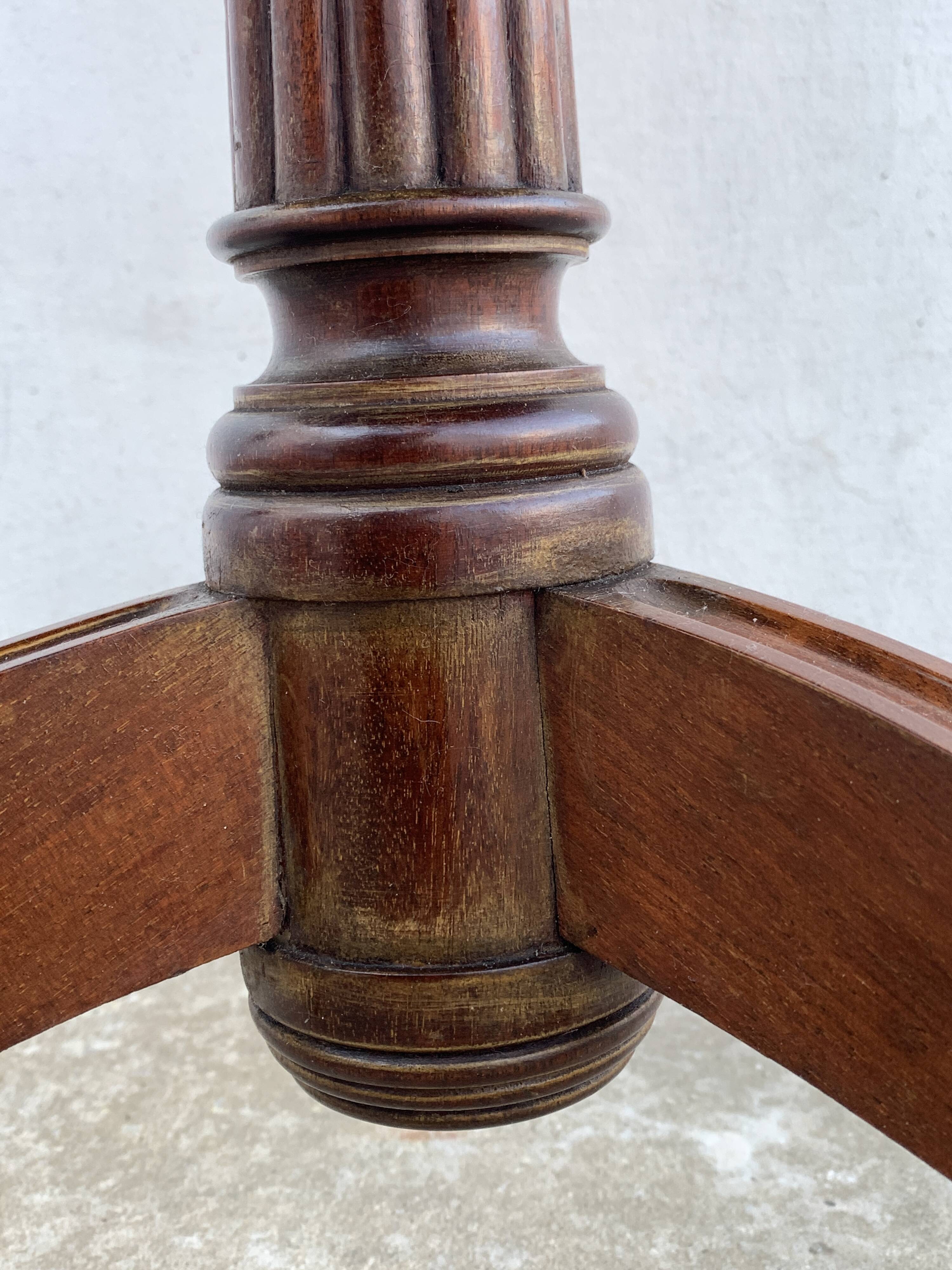 Late 19th century tripod pedestal table in wood marquetry
