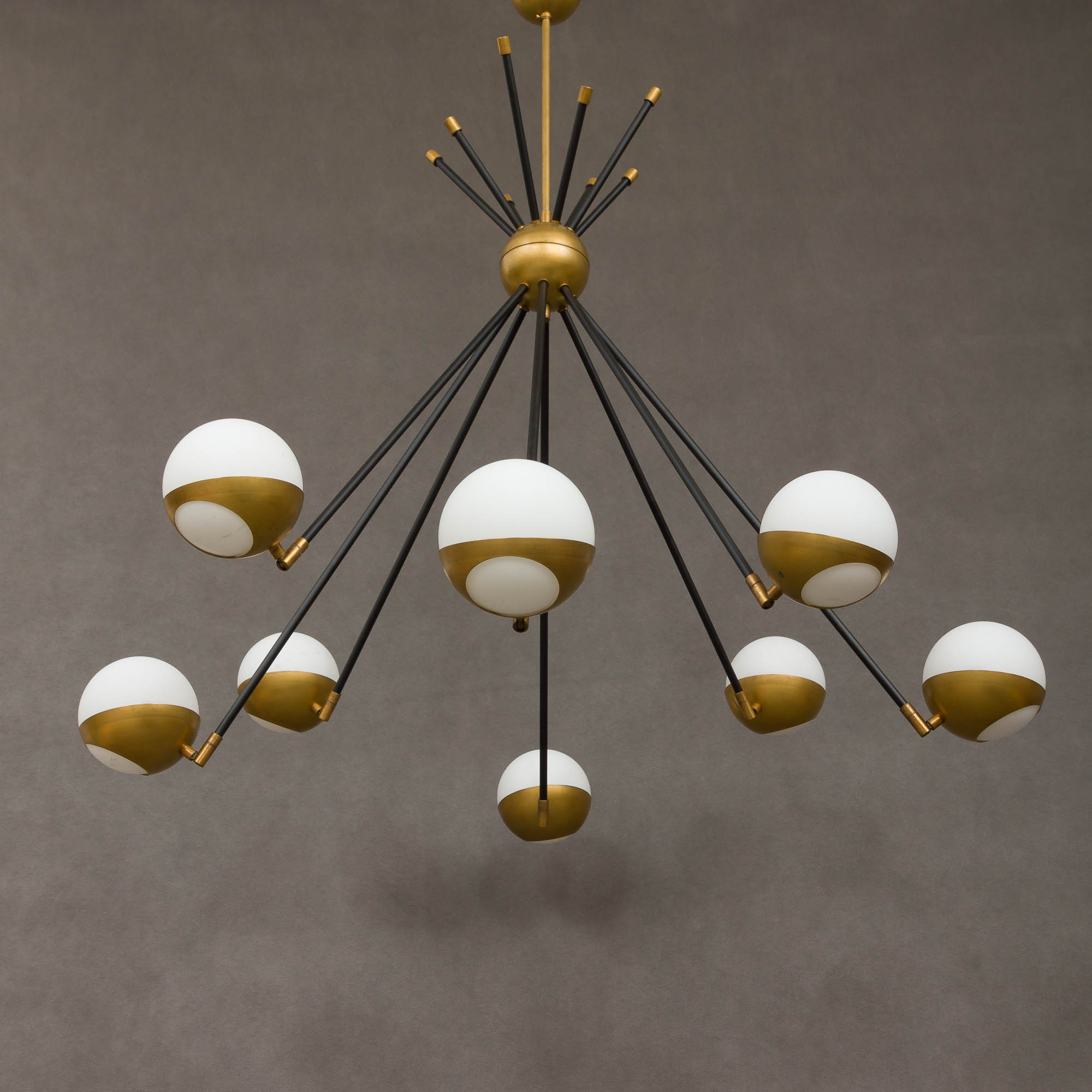 Italian brass chandelier with 8 light points