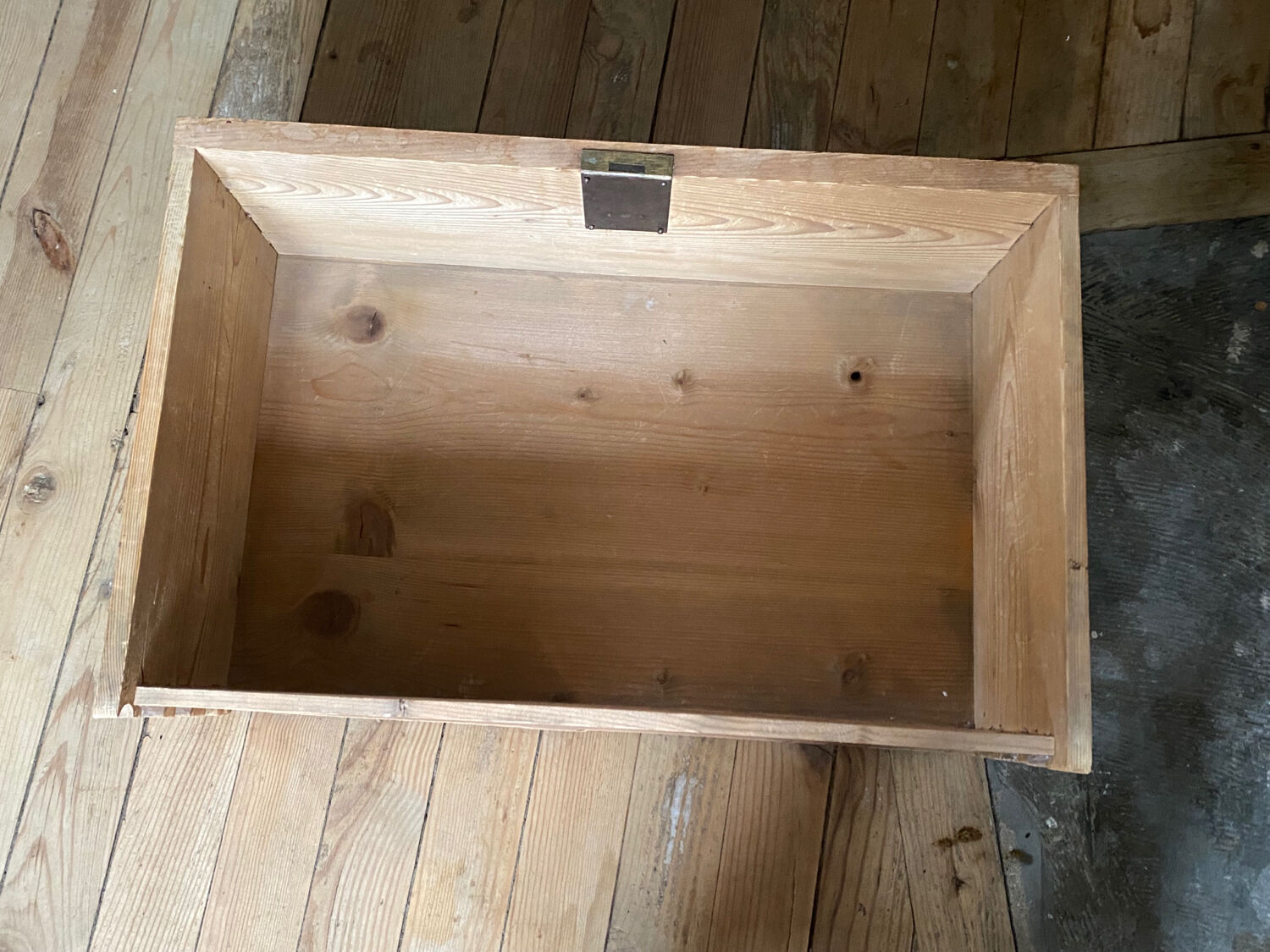 English chest of drawers