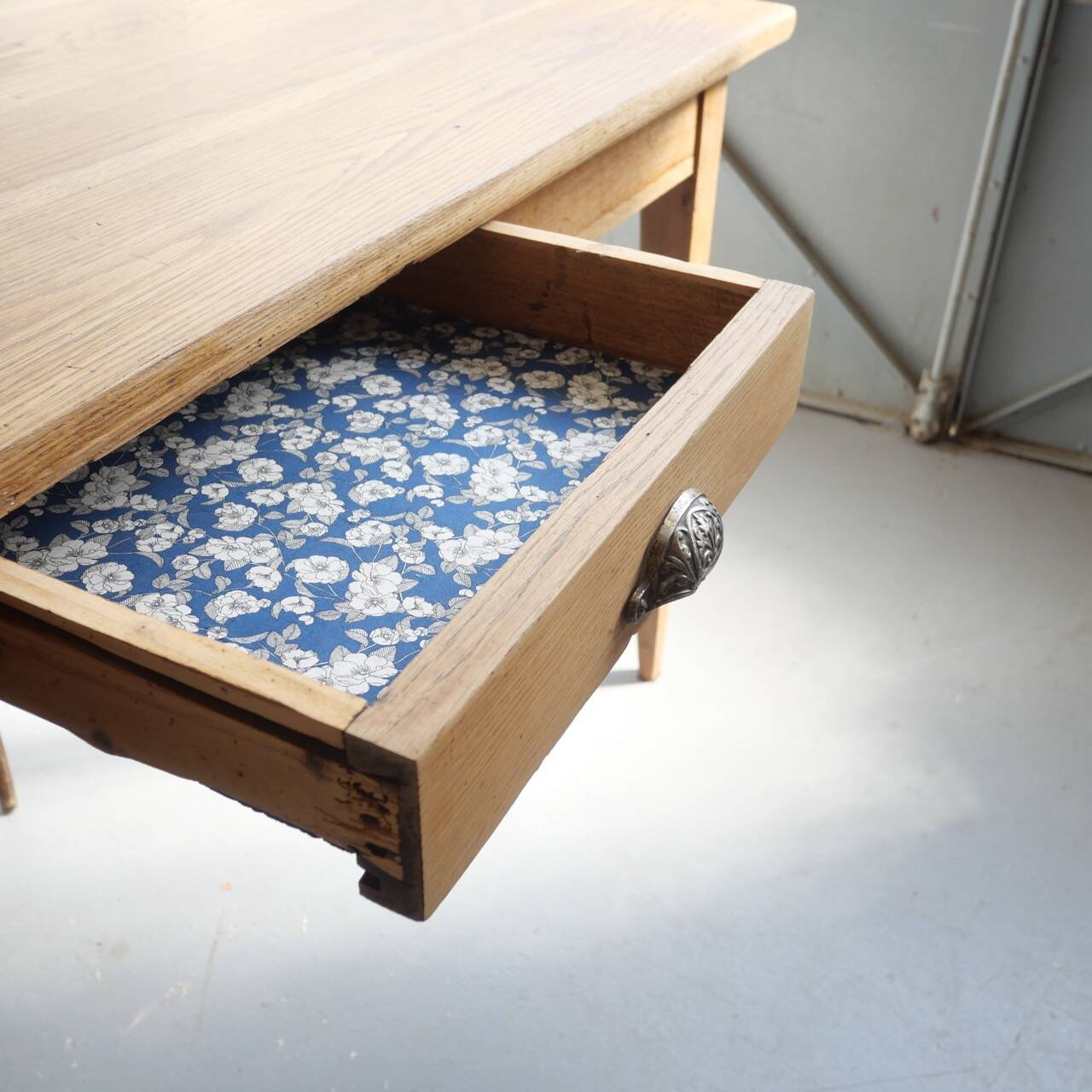 Table de ferme rénovée