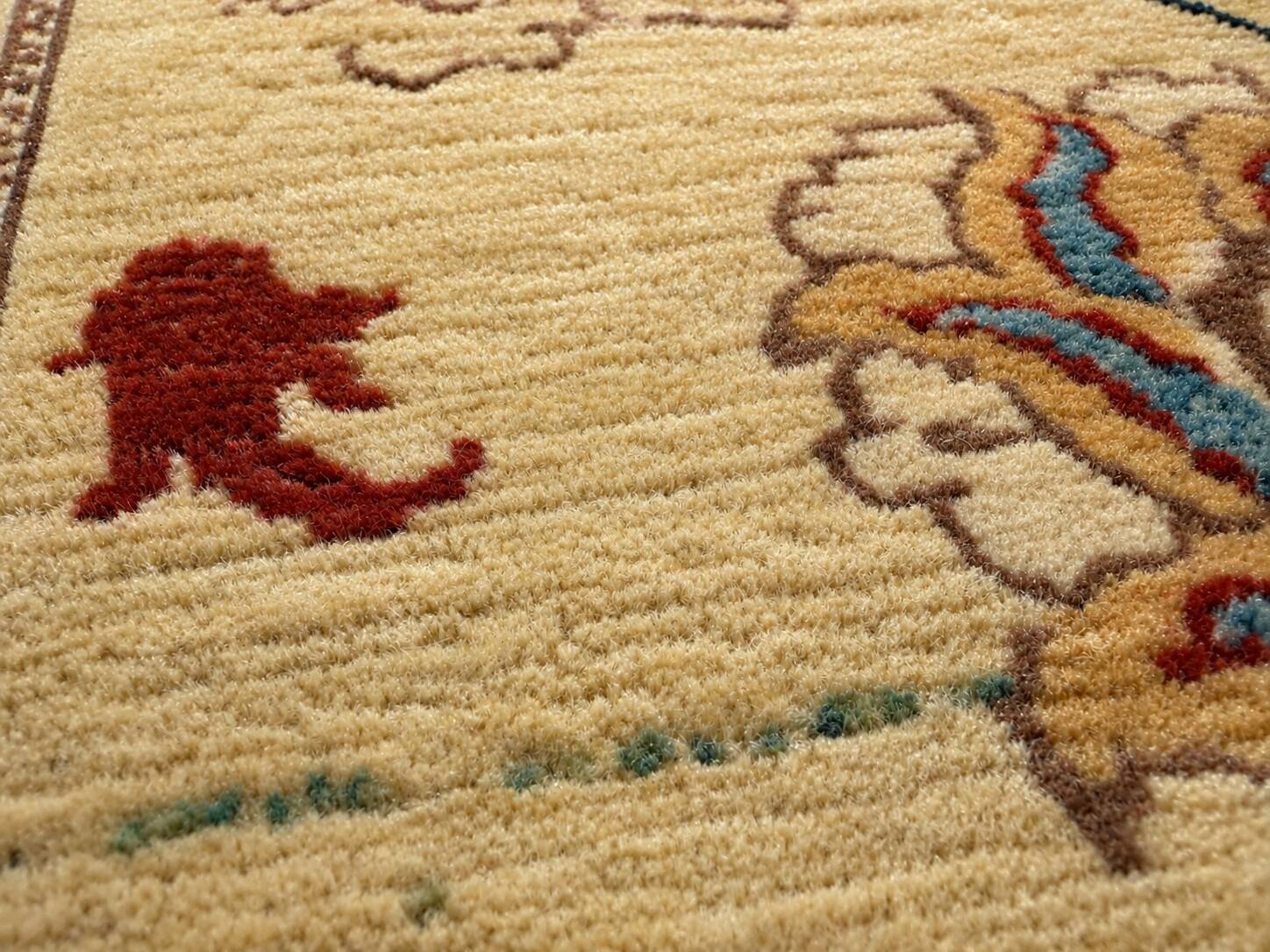 Tapis d’Orient noué main en laine, 287 × 237 cm