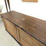 Grand Counter of Old Commerce in Pine