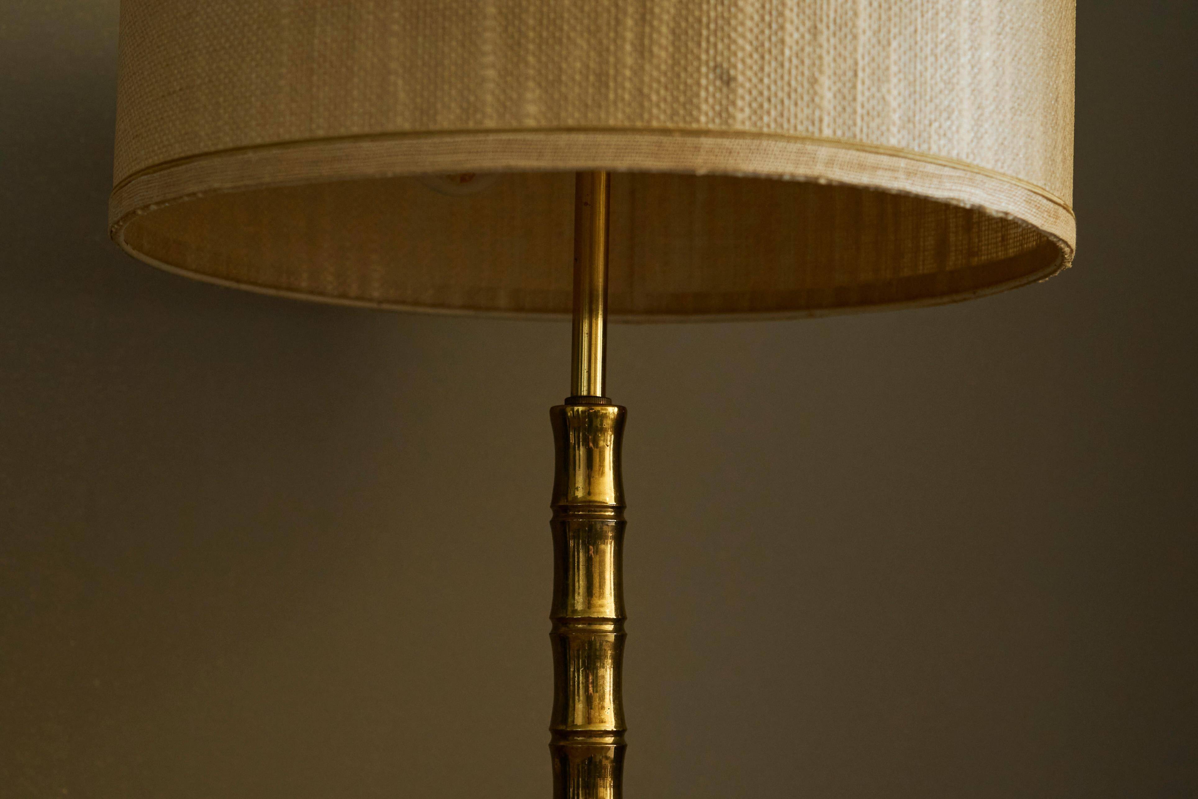 "Faux Bamboo" table lamp in patinated brass from the 1960s.