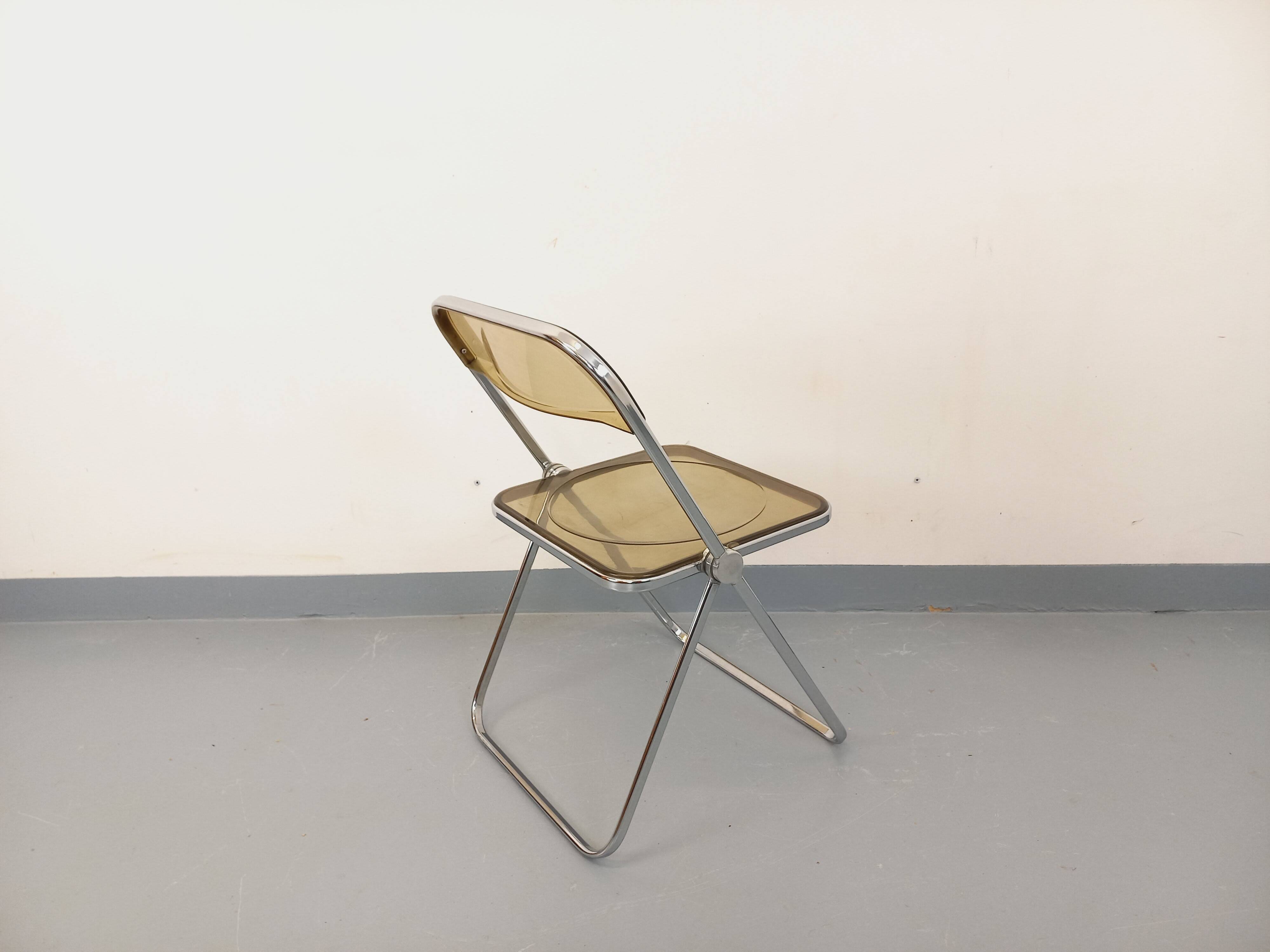 Vintage folding chair Plia by Giancarlo Piretti for Castelli from the 1960s.