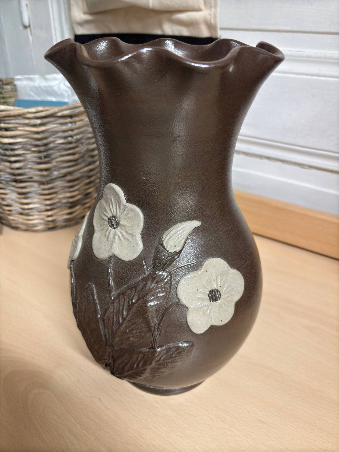Vase de Noron à décor de fleurs