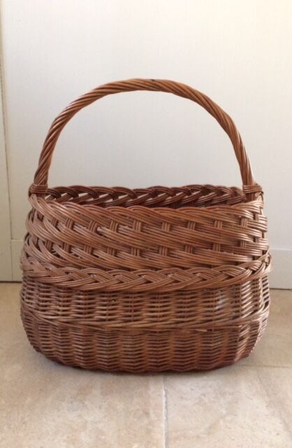 Panier ancien en osier tressé
