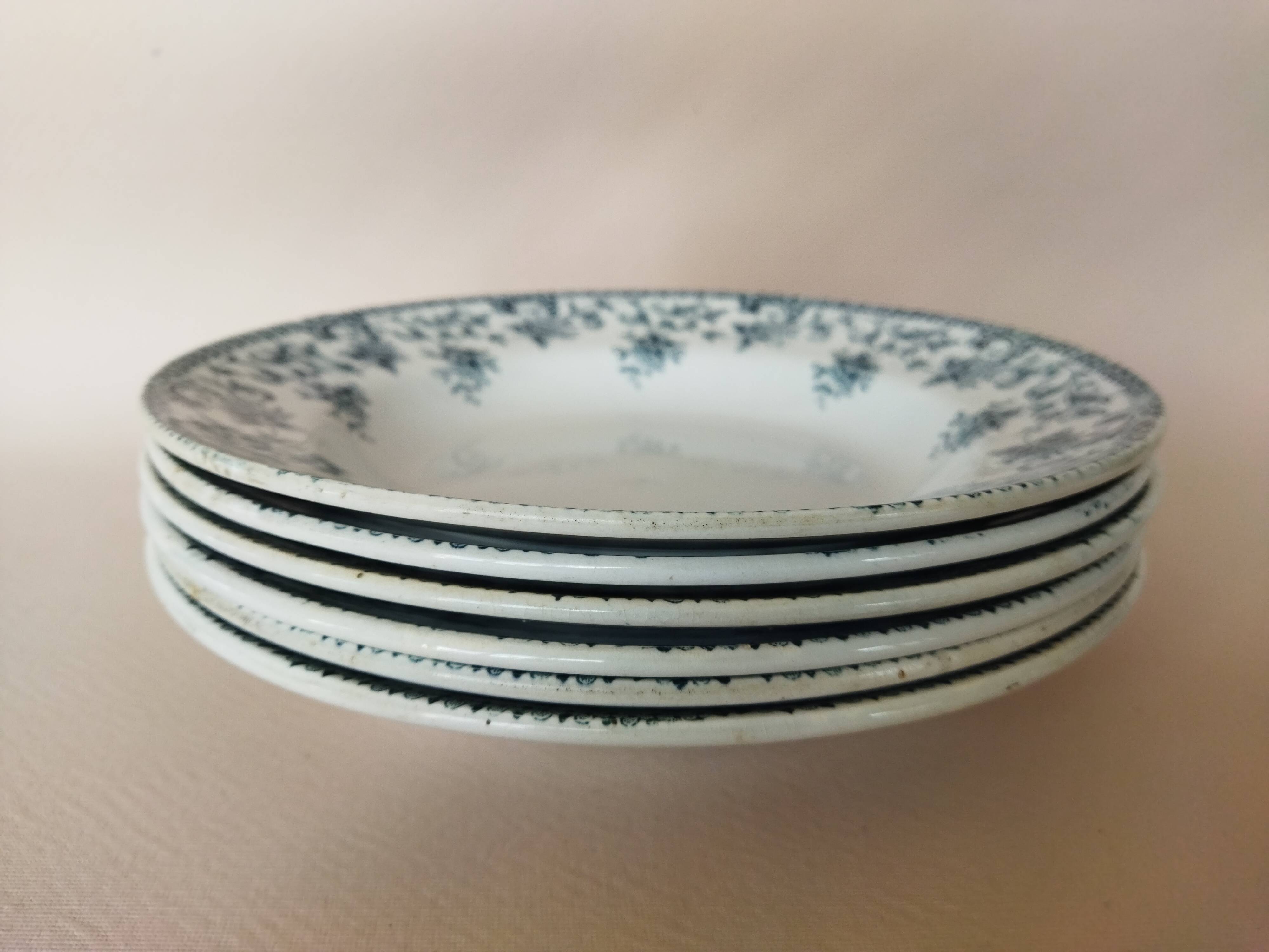 6 St Amand "Jane" iron clay soup plates