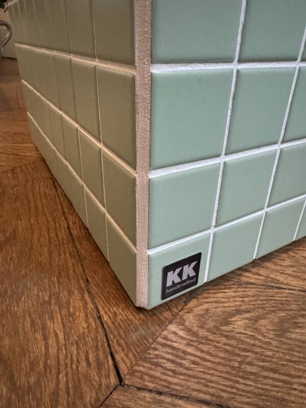 Table d’appoint cube en céramique 40x40cm