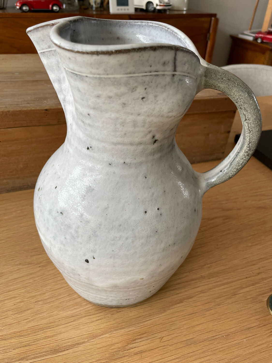Sandstone pitcher