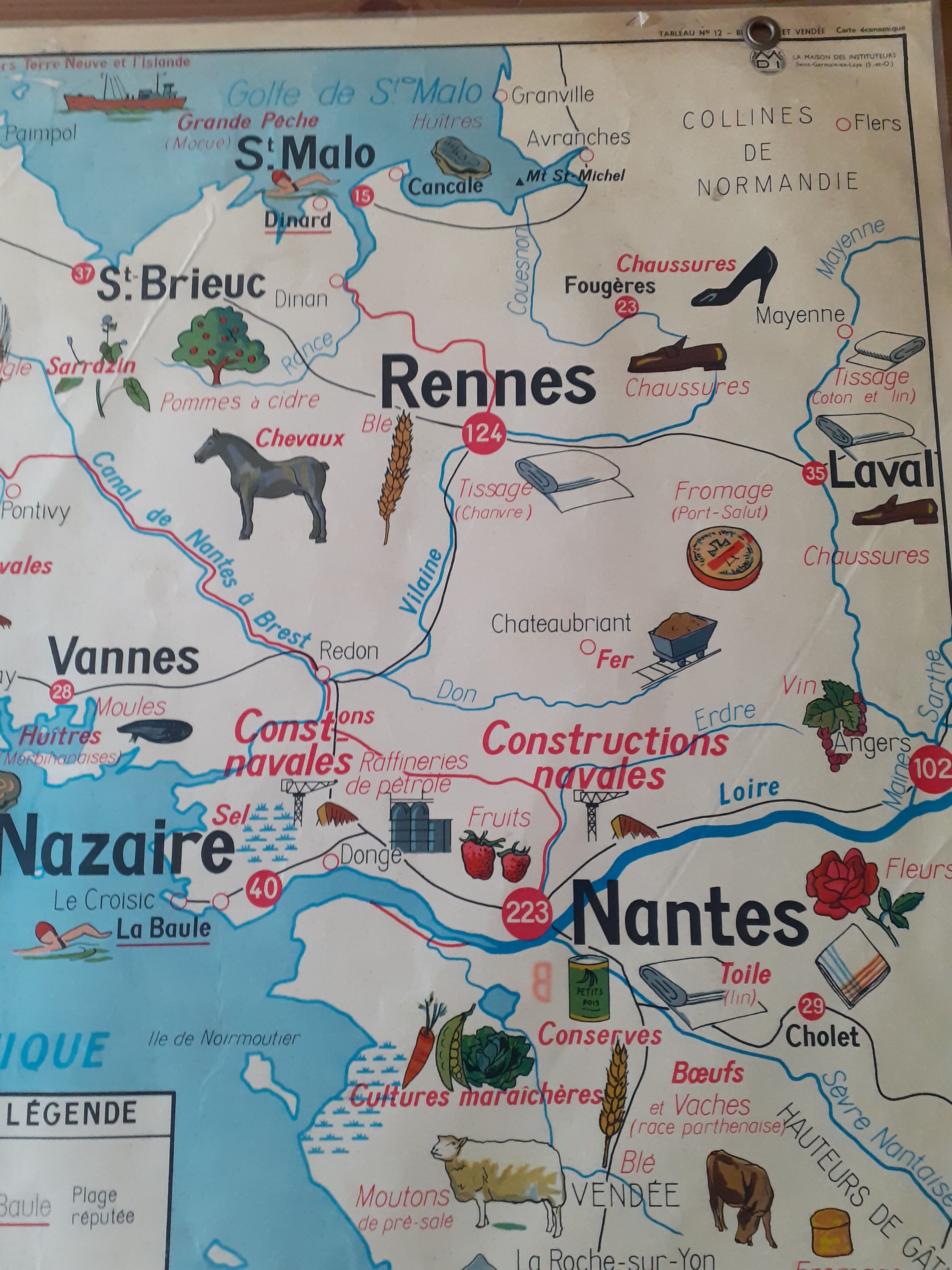 Educational map Brittany and Vendée Pays de la Loire Castles of the Loire