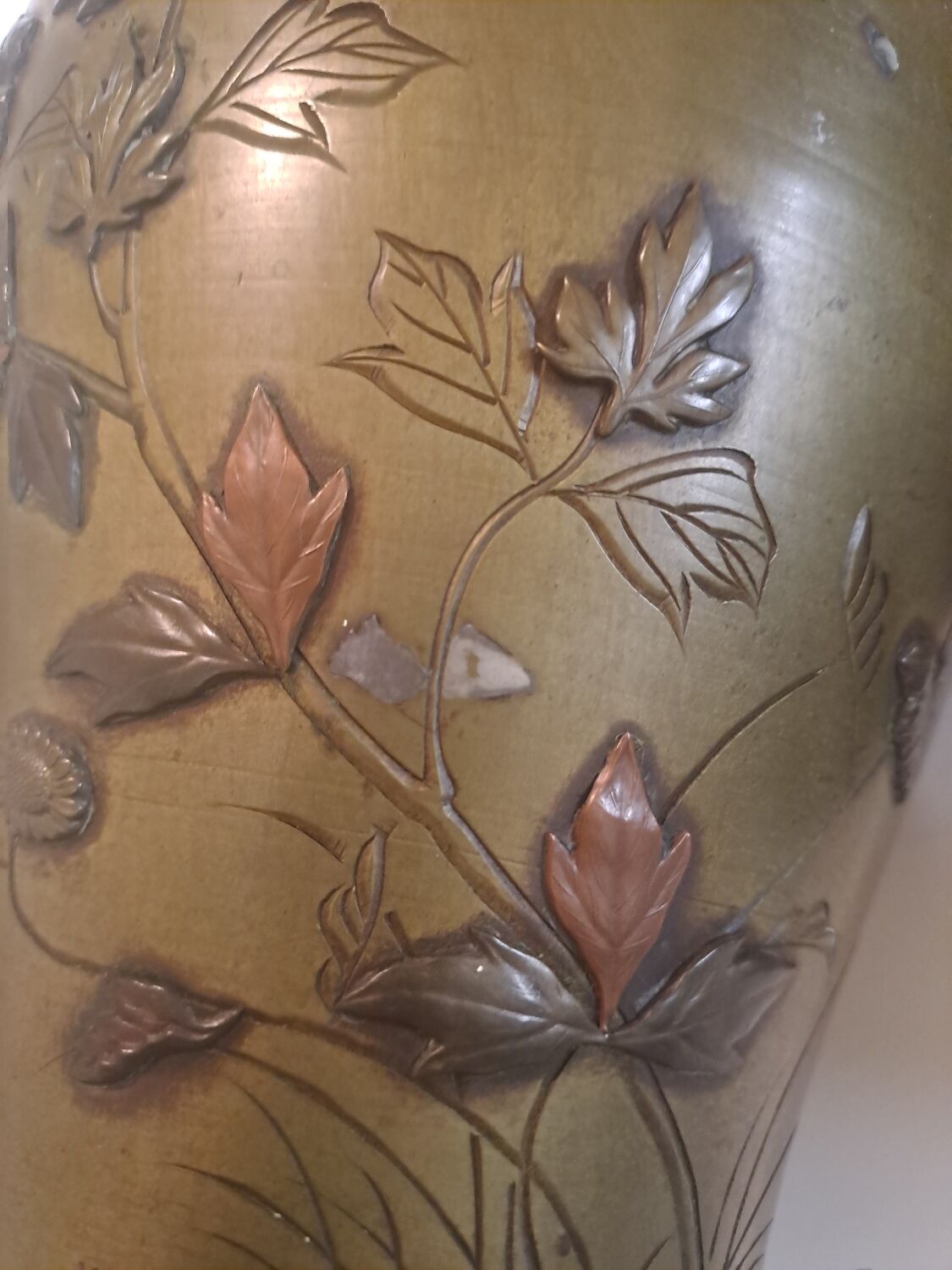 Pair of Asian vases in bronze, late 19th century.