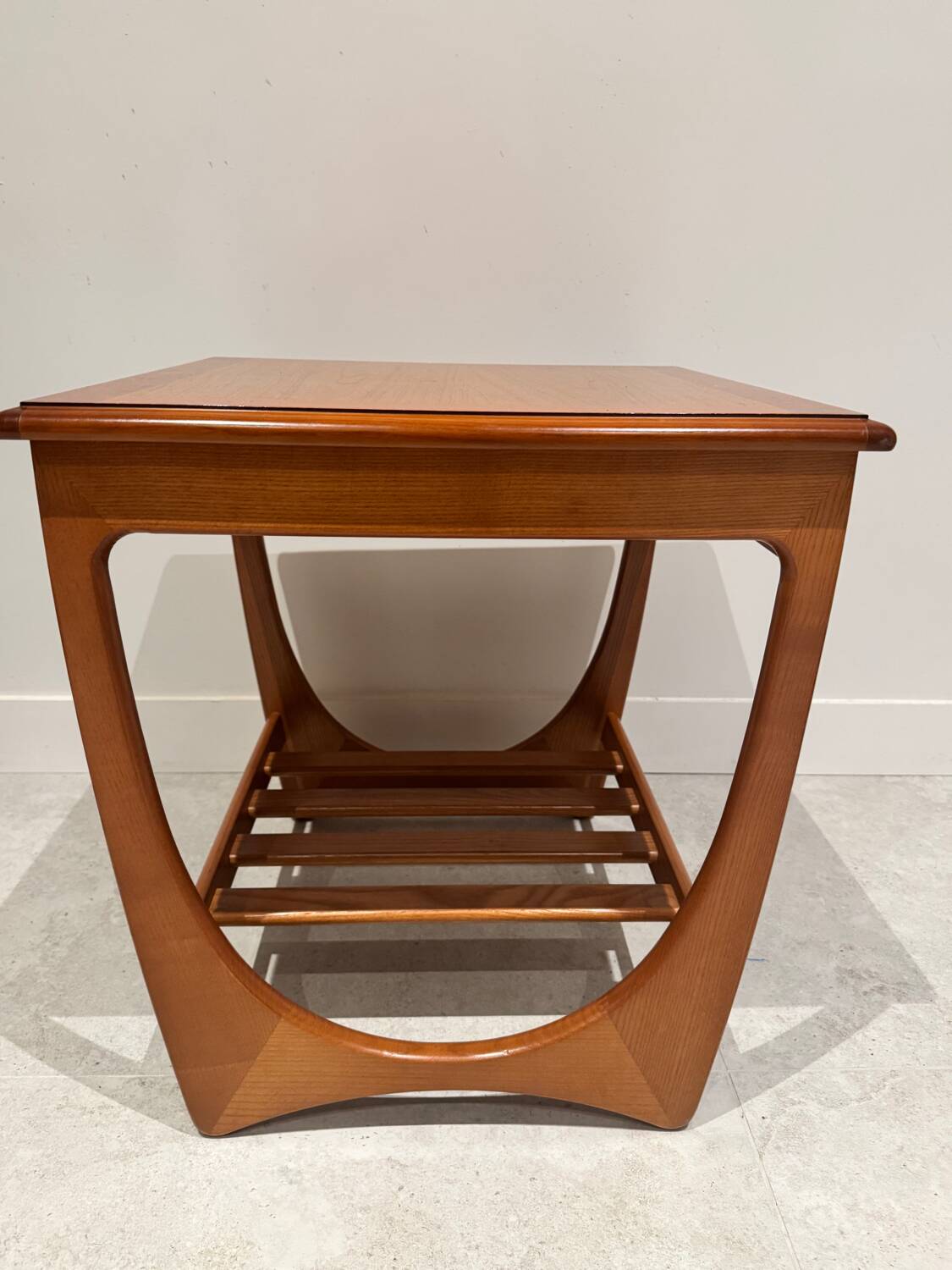 G-PLAN table/bedside table