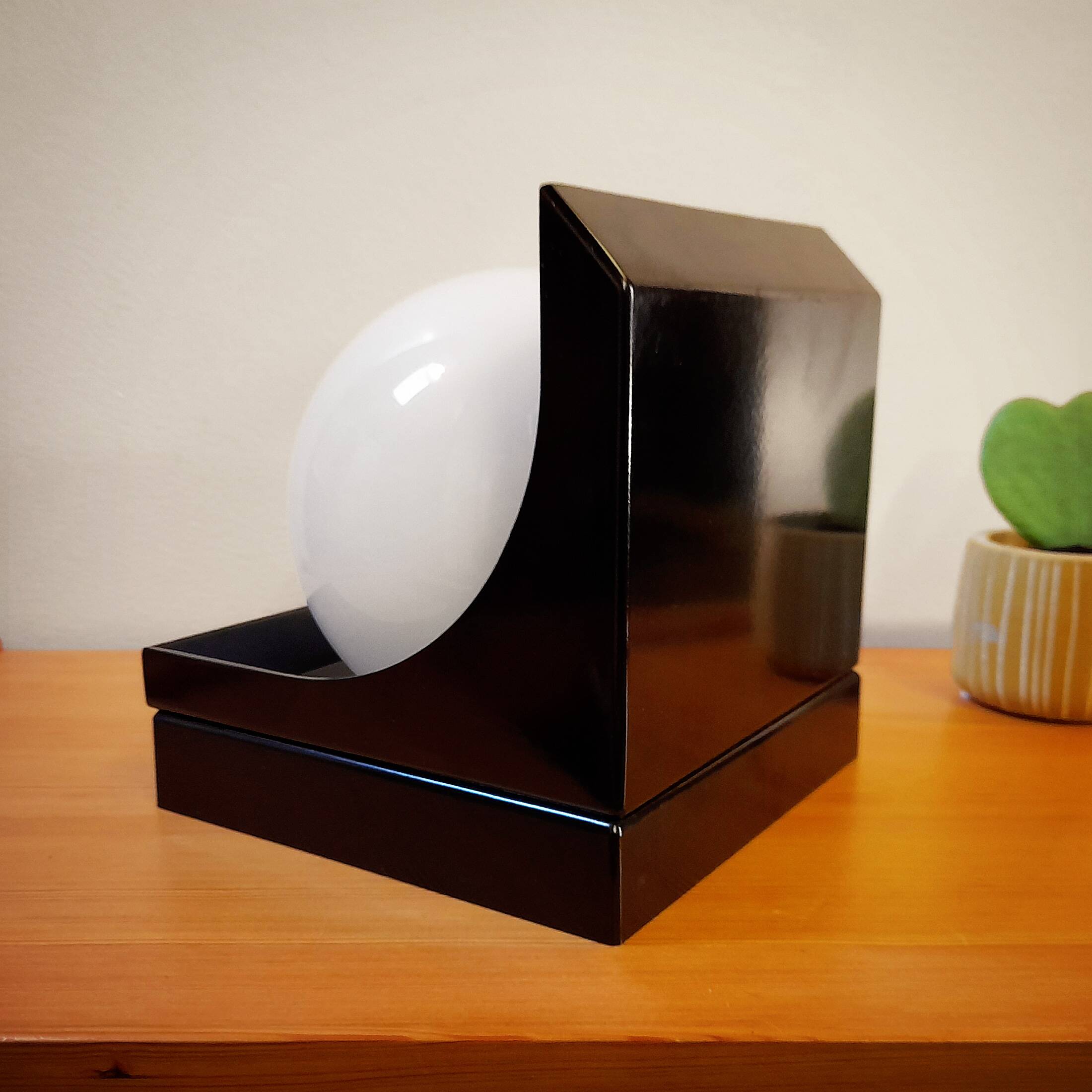 Raak domestic sun wall light