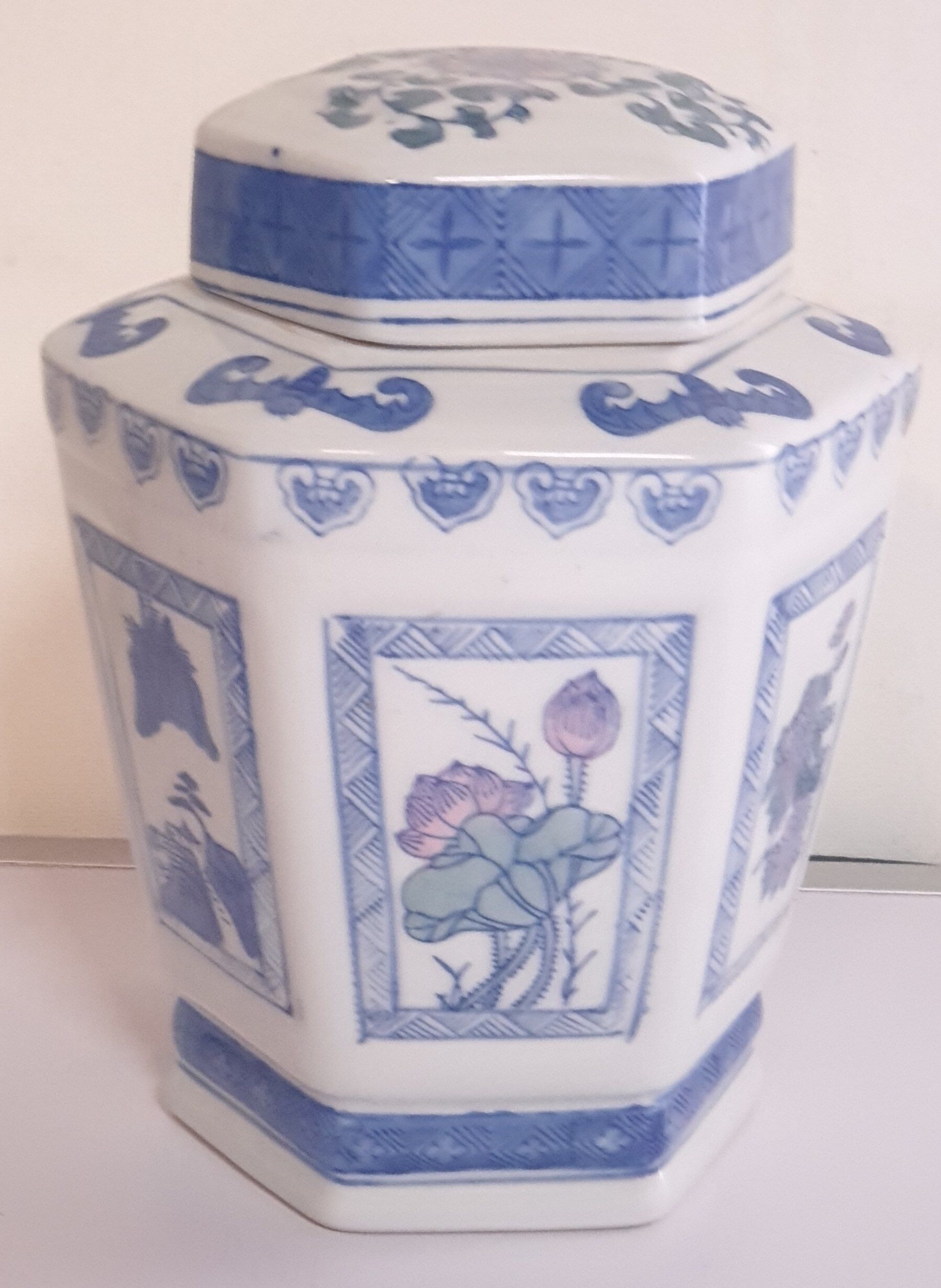 Tea pot, apothecary type