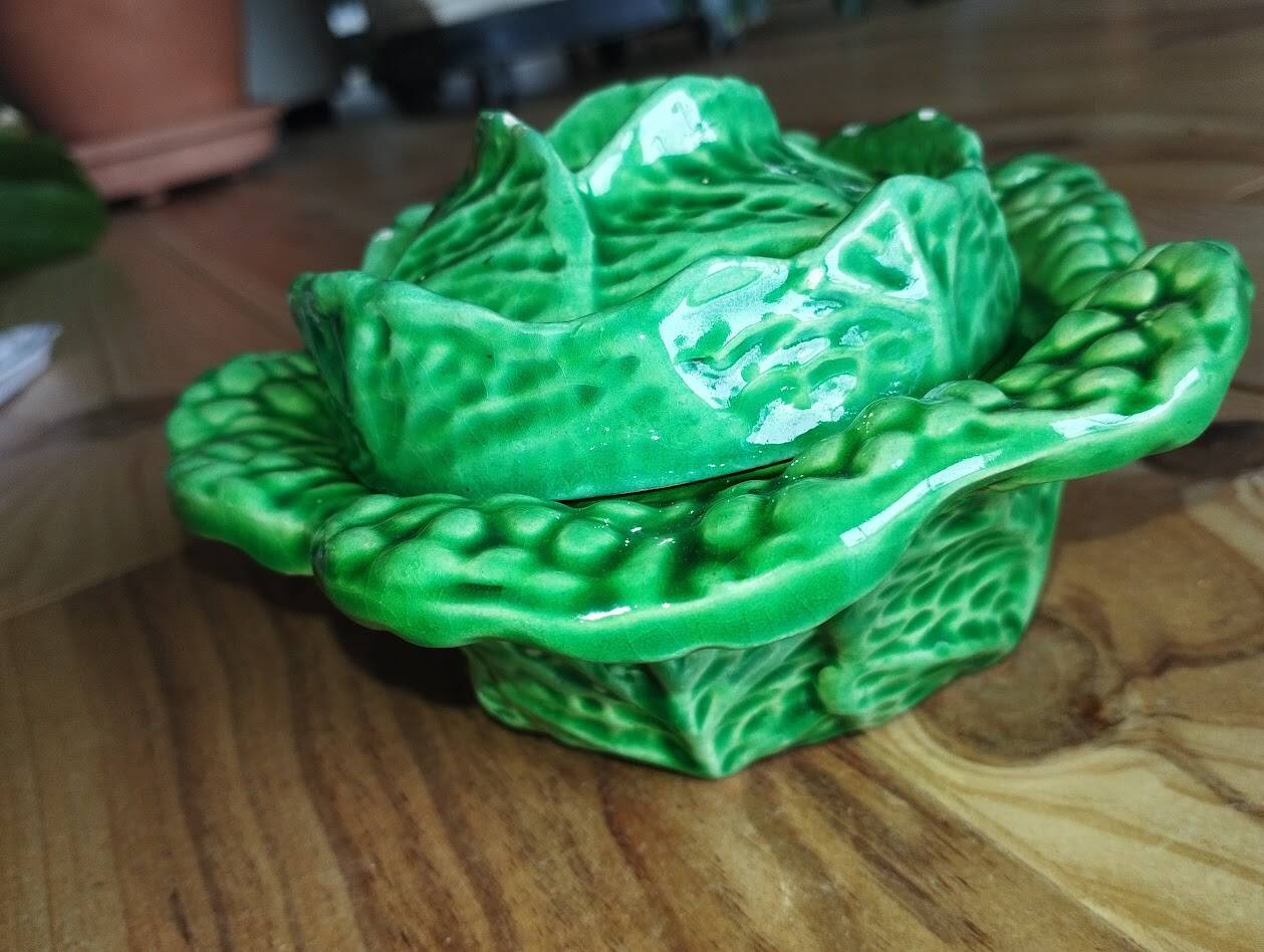 Vintage ceramic barbotine bonbonnière in the shape of a cabbage – 1950s