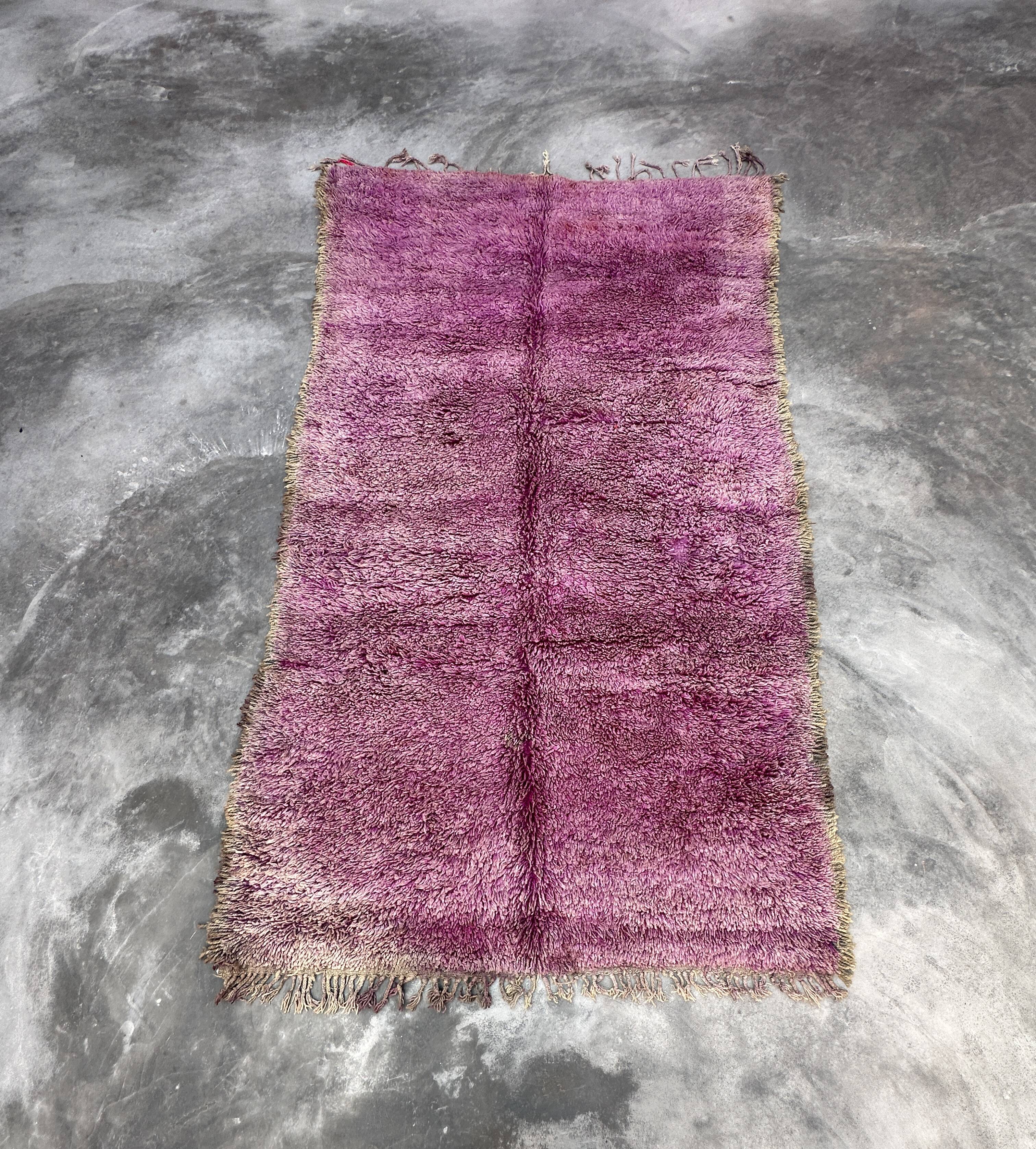Purple Moroccan carpet - 171 x 288 cm