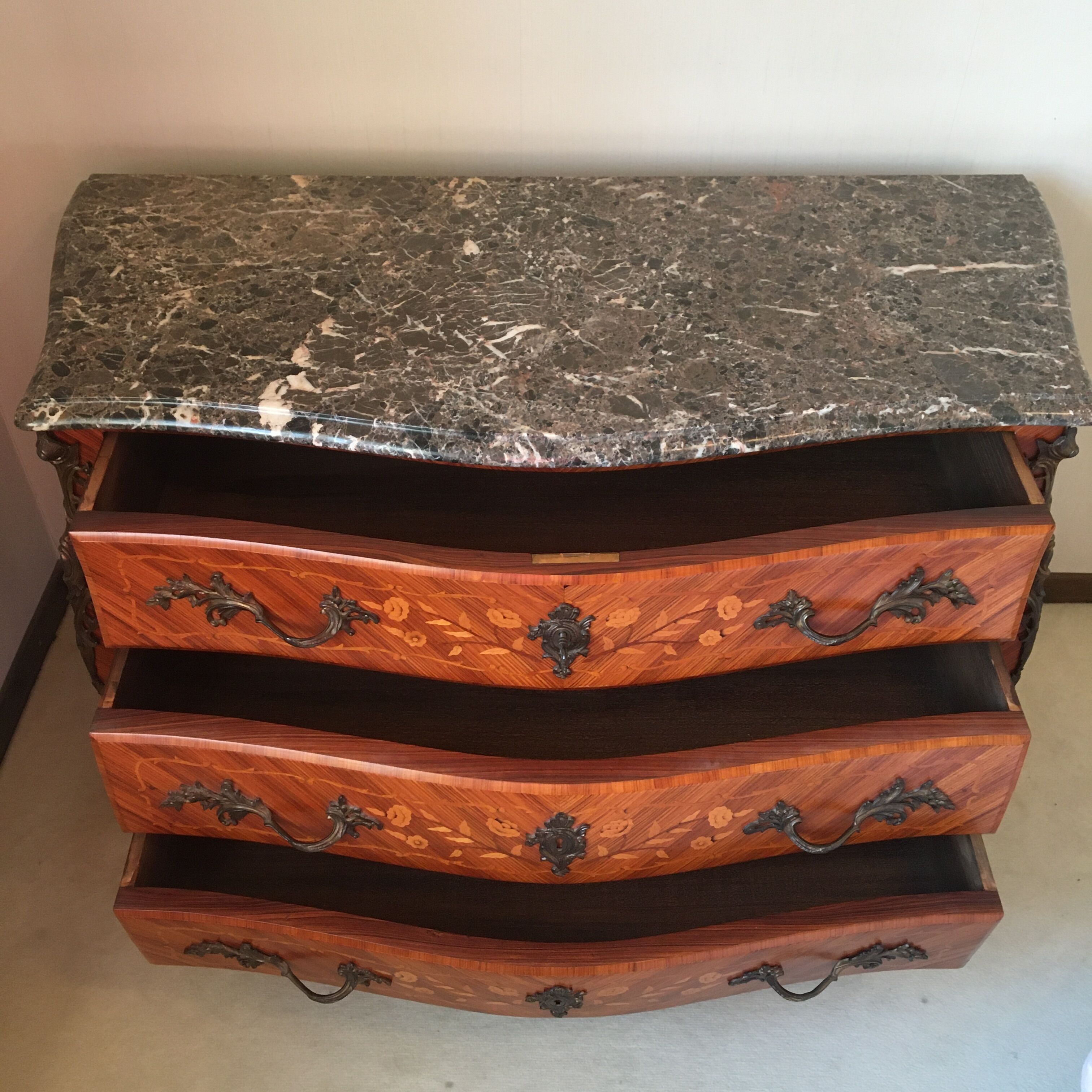 Commode tombeau marqueterie style louis xv