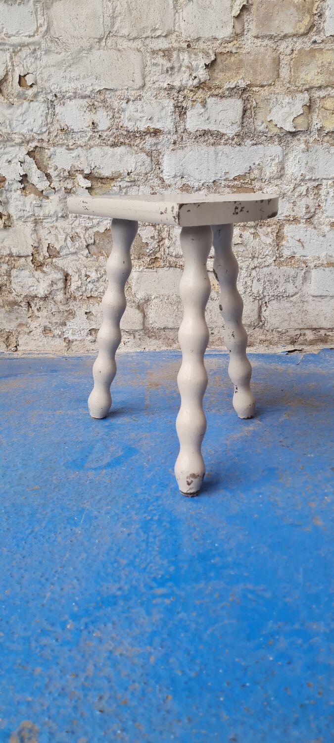 Tripod stool
