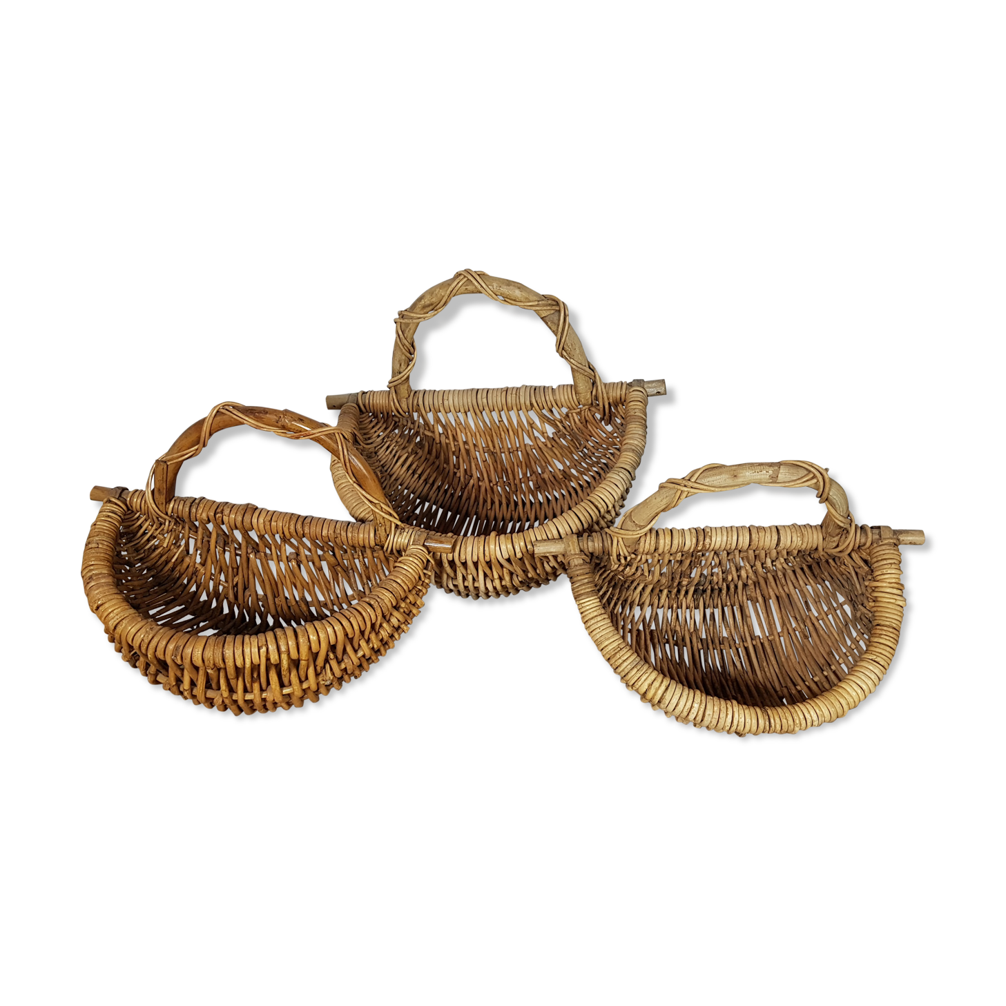 3 Old wicker baskets to attach to the wall