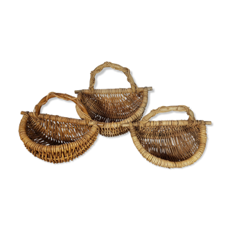 3 Old wicker baskets to attach to the wall