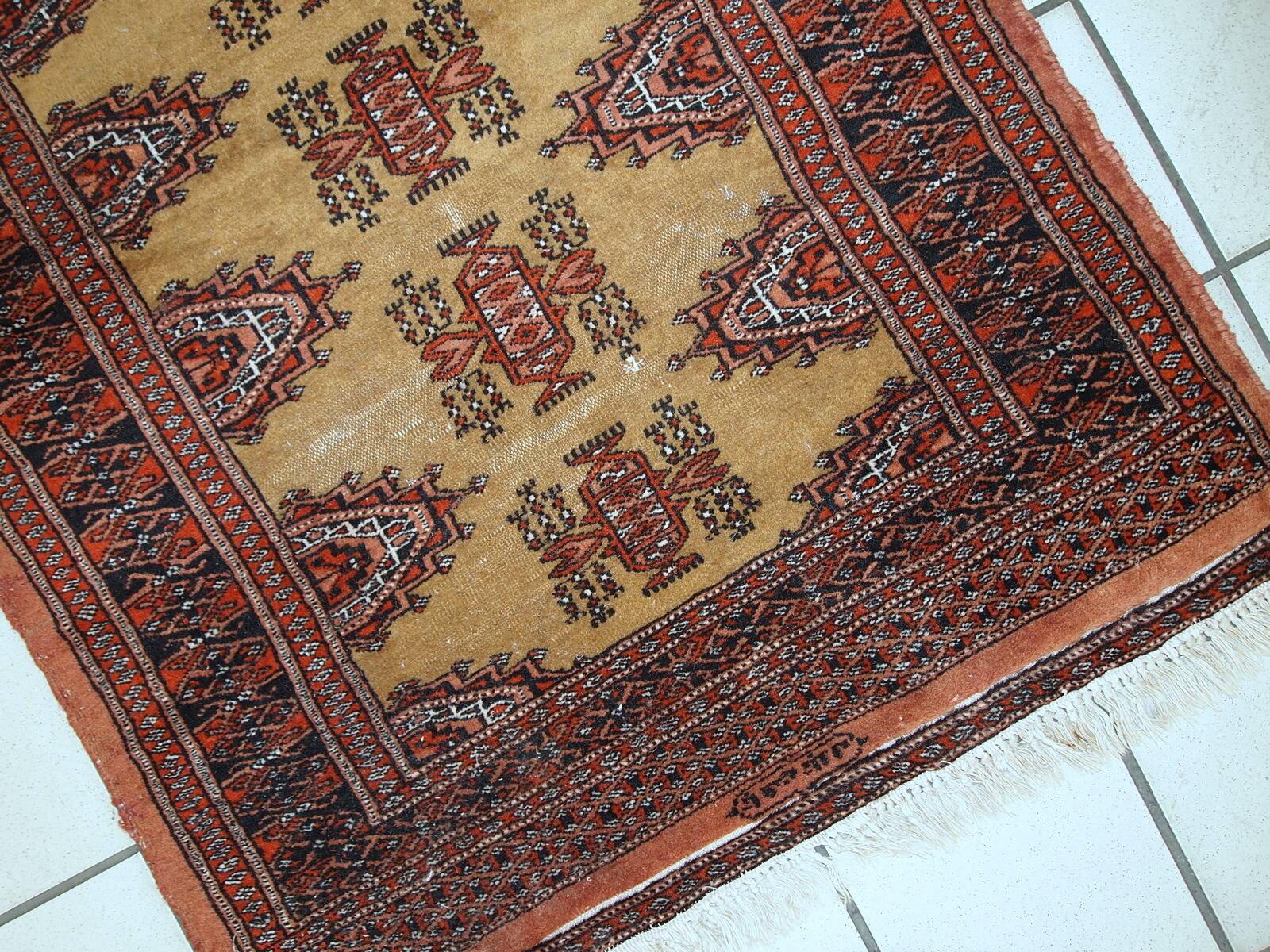 Tapis Vintage Bukhara Uzbek en Laine, Années 1960, Authentique et Élégant