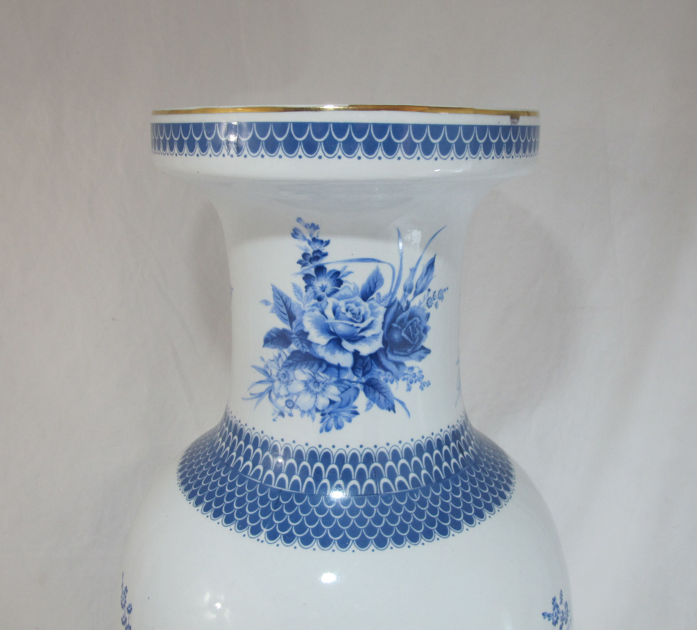 Chinese blue white vase