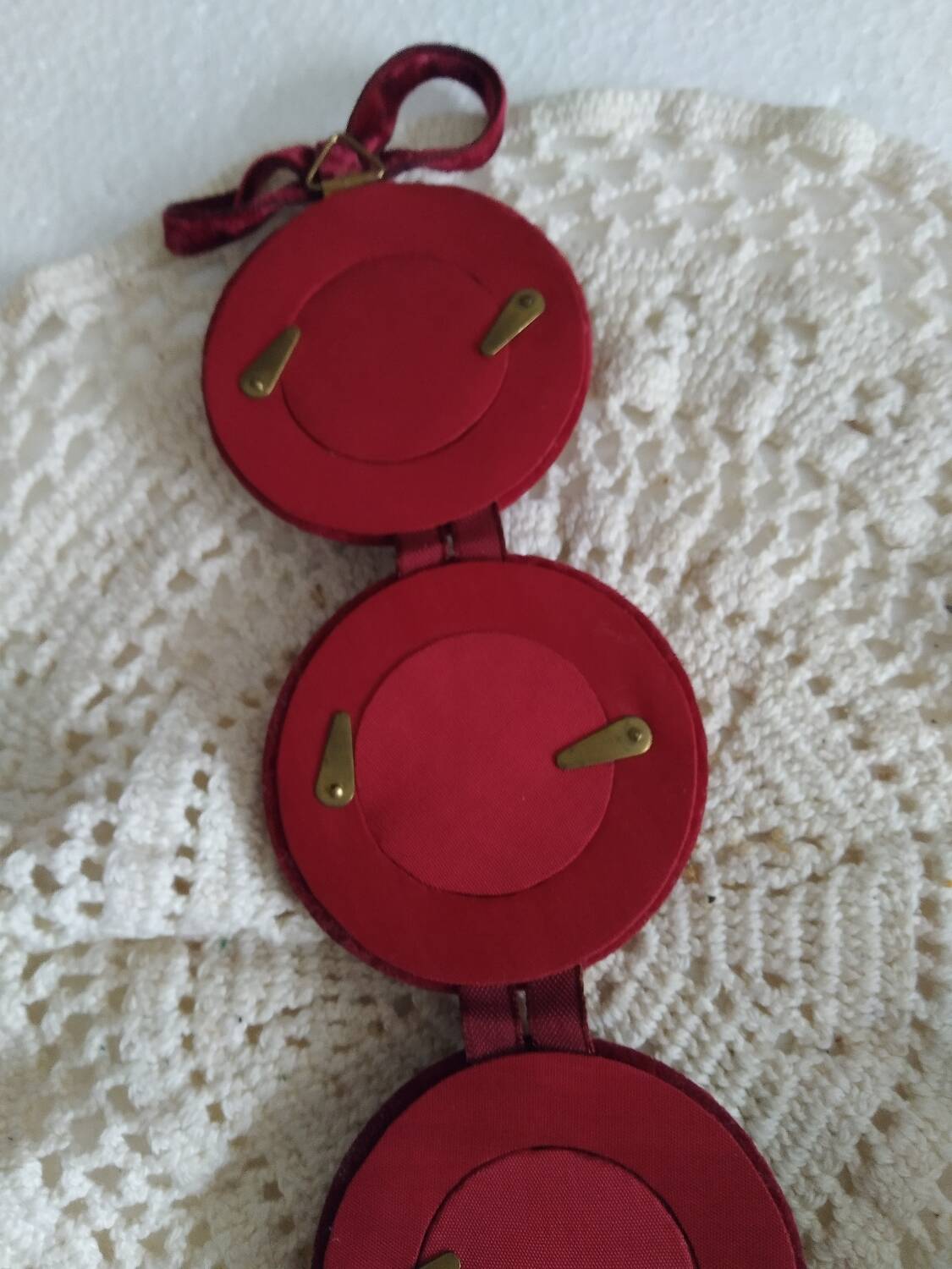 Velvet medallion frames