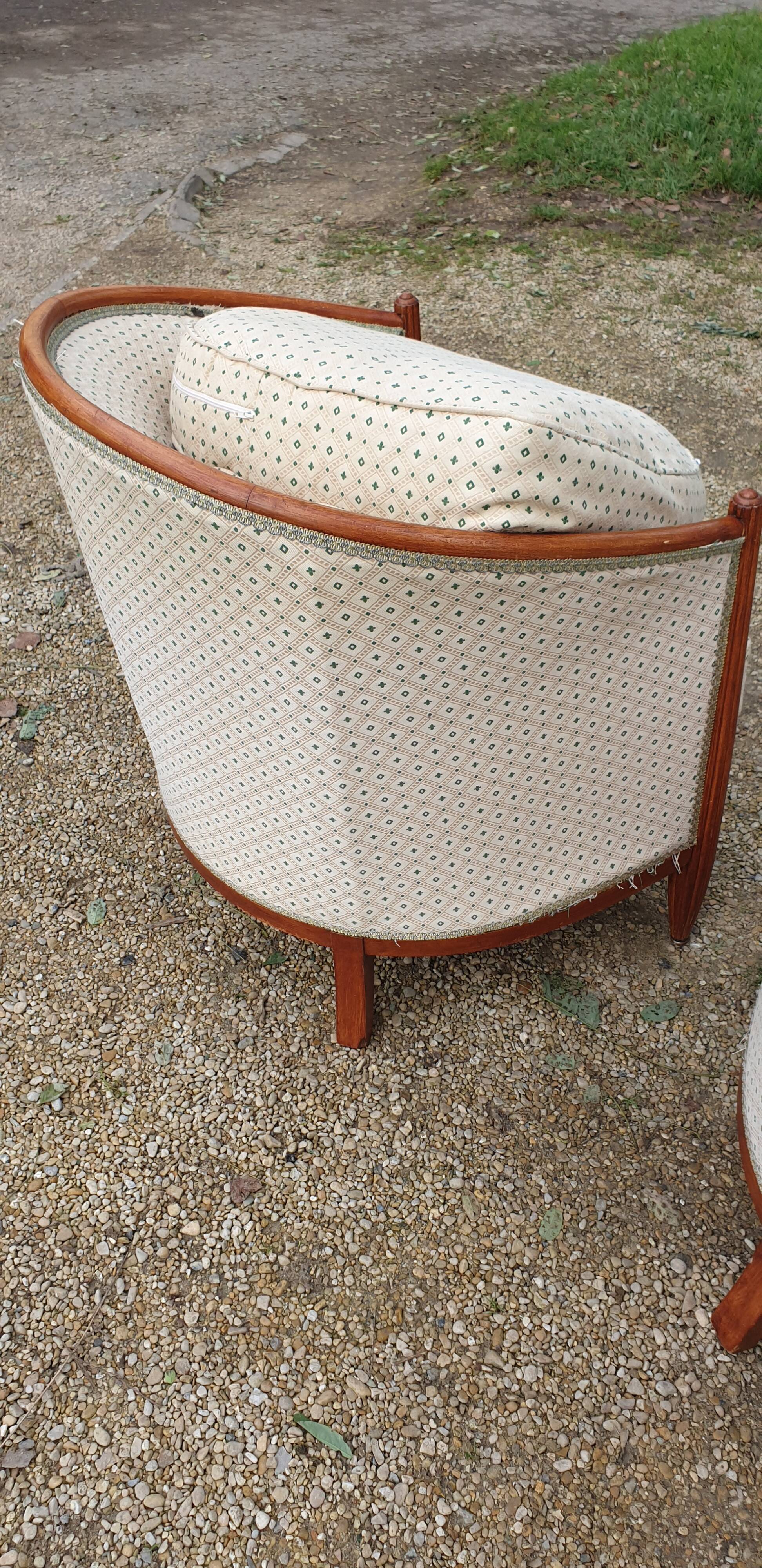 Paire de fauteuils et pouf Louis XVI