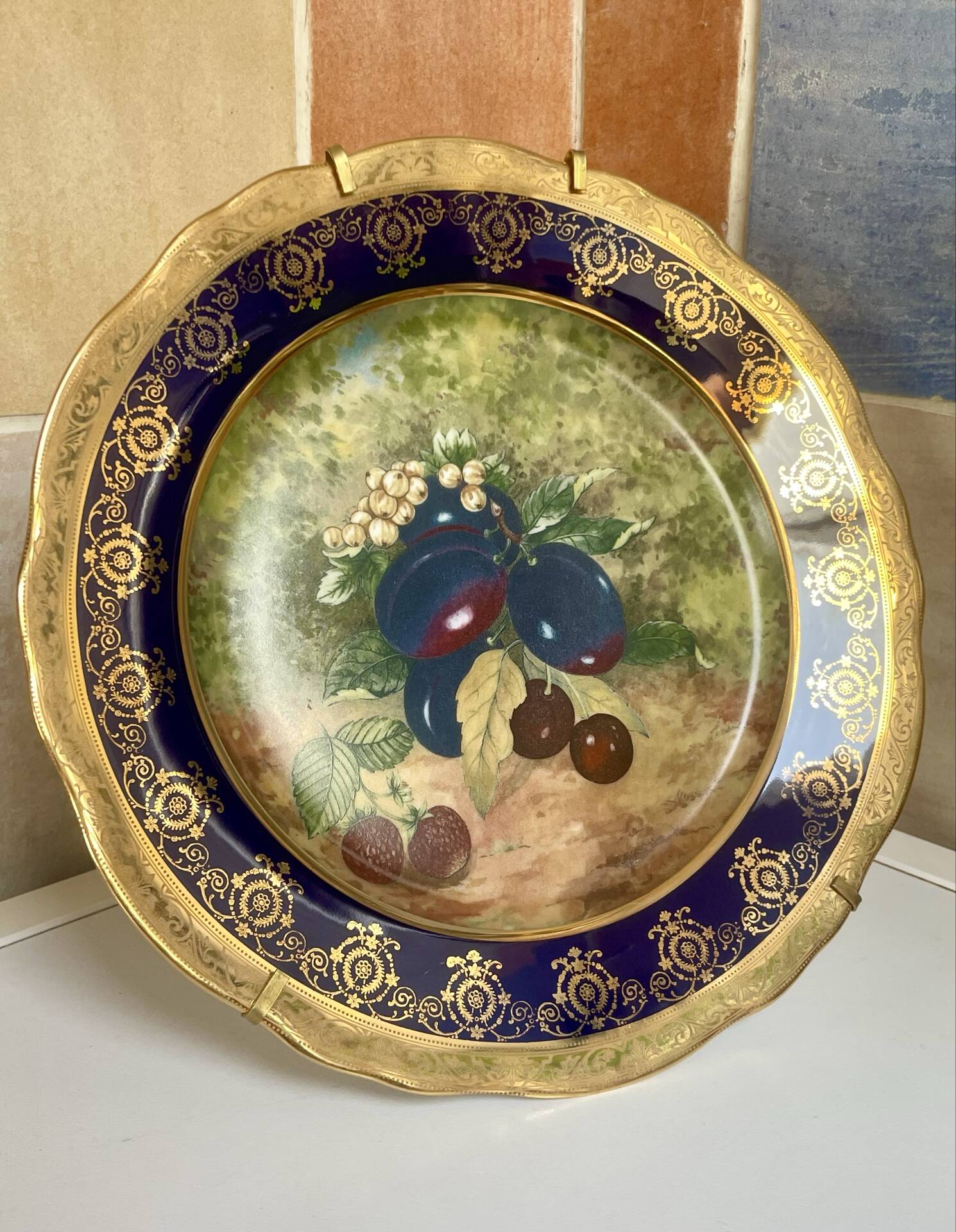Decorative plate collection limoges. prestige de limoges - france