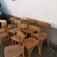 Lot de dix chaises de bistrot disparates