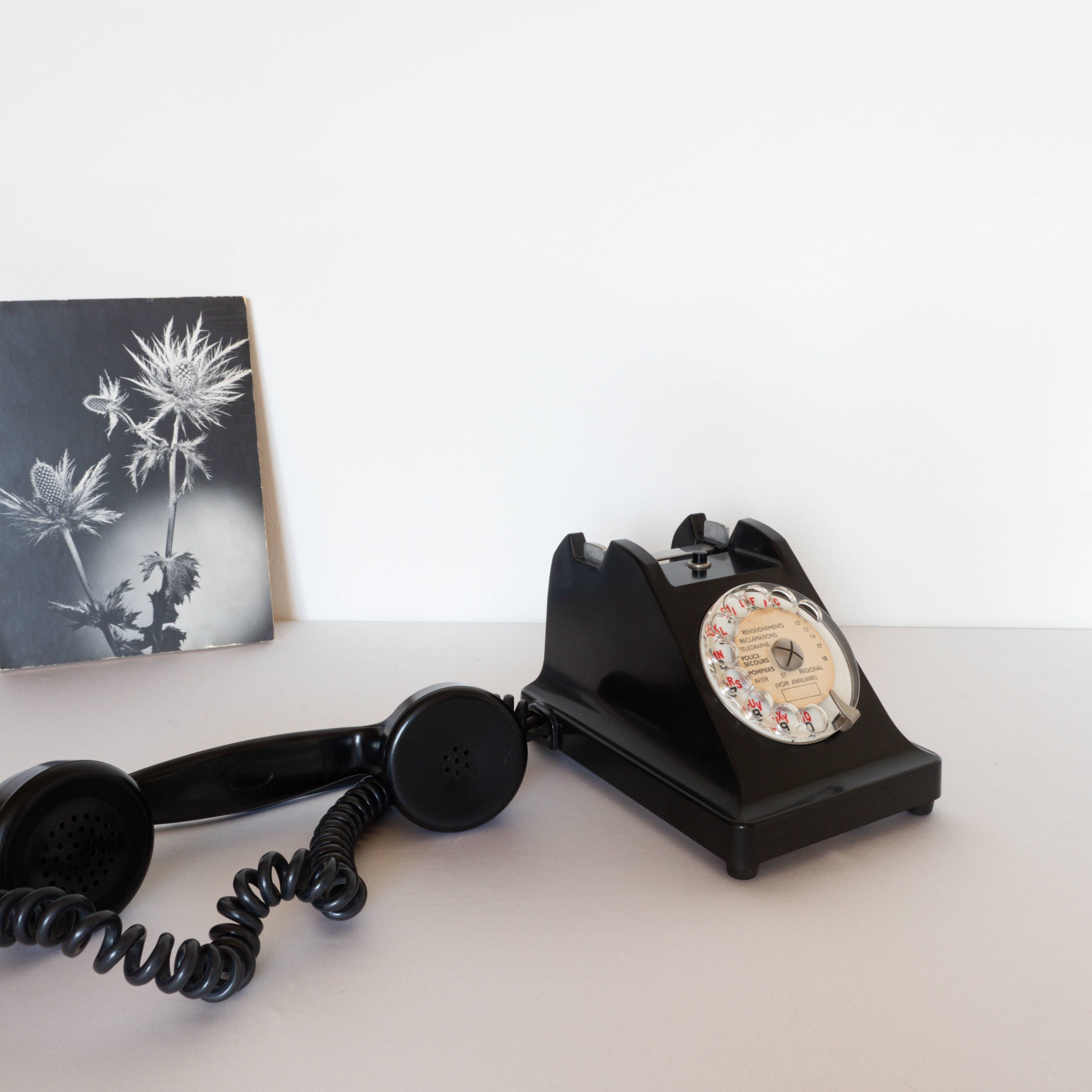 Phone in bakelite black U43