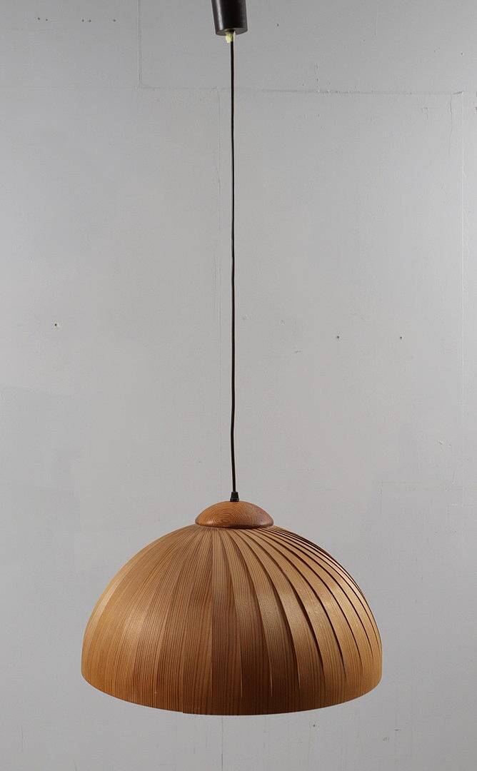 Hans Agne Jakobsson. Dans le style de. Plafonnier, bois de teck, Suède, années 1970.