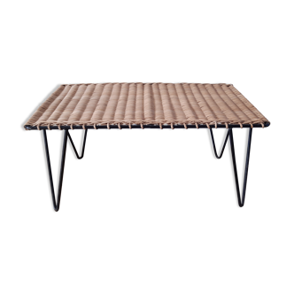 Table basse en rotin osier et métal peint années 60