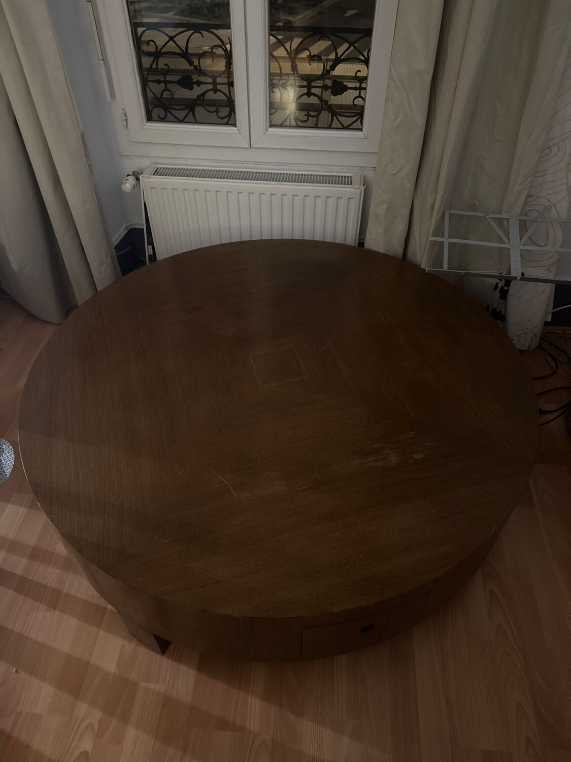 Round coffee table