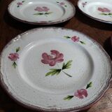 Flat plates series of six Niderviller stoneware, 20th century Cassandre decoration