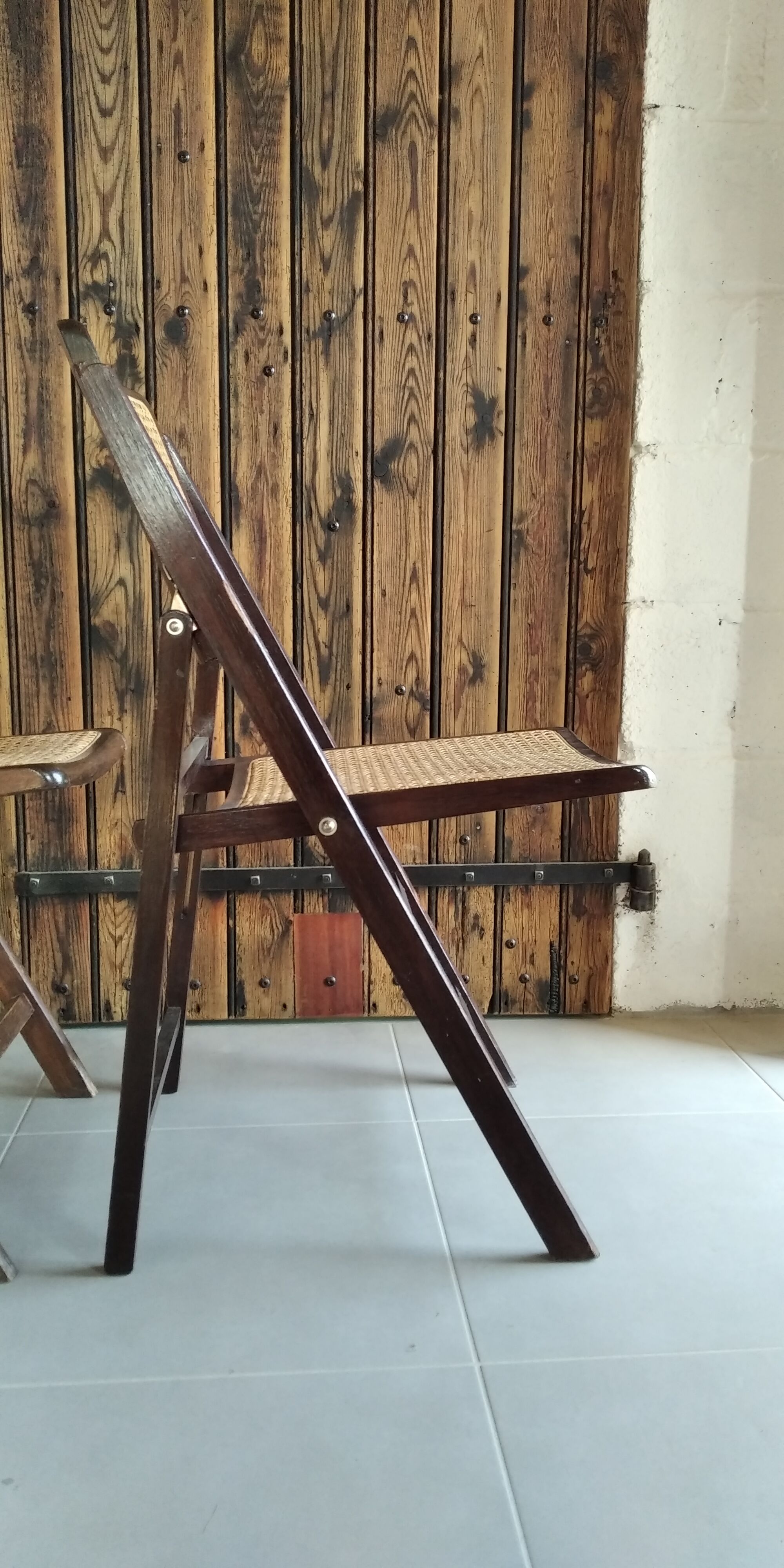 Pair of folding chairs wicker cané