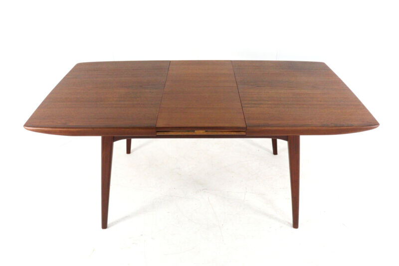 Louis van Teeffelen for Wébé dining table 'Milaan'