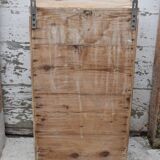 Étagère murale vitrée en pin