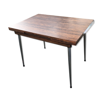 Table in formica