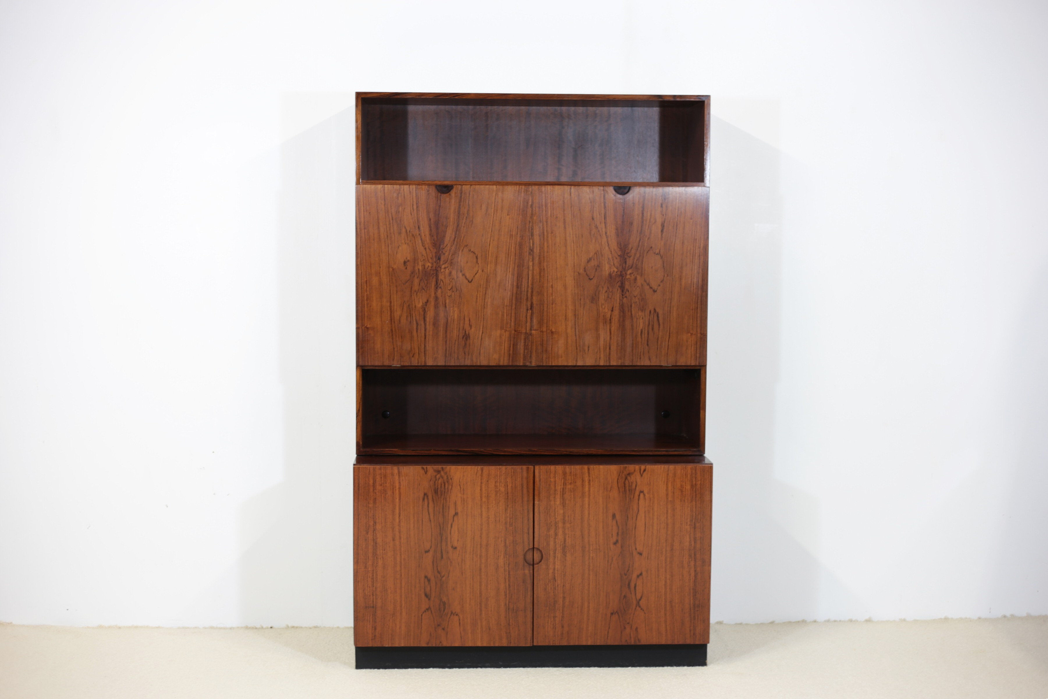 Buffet and Bramin secretary