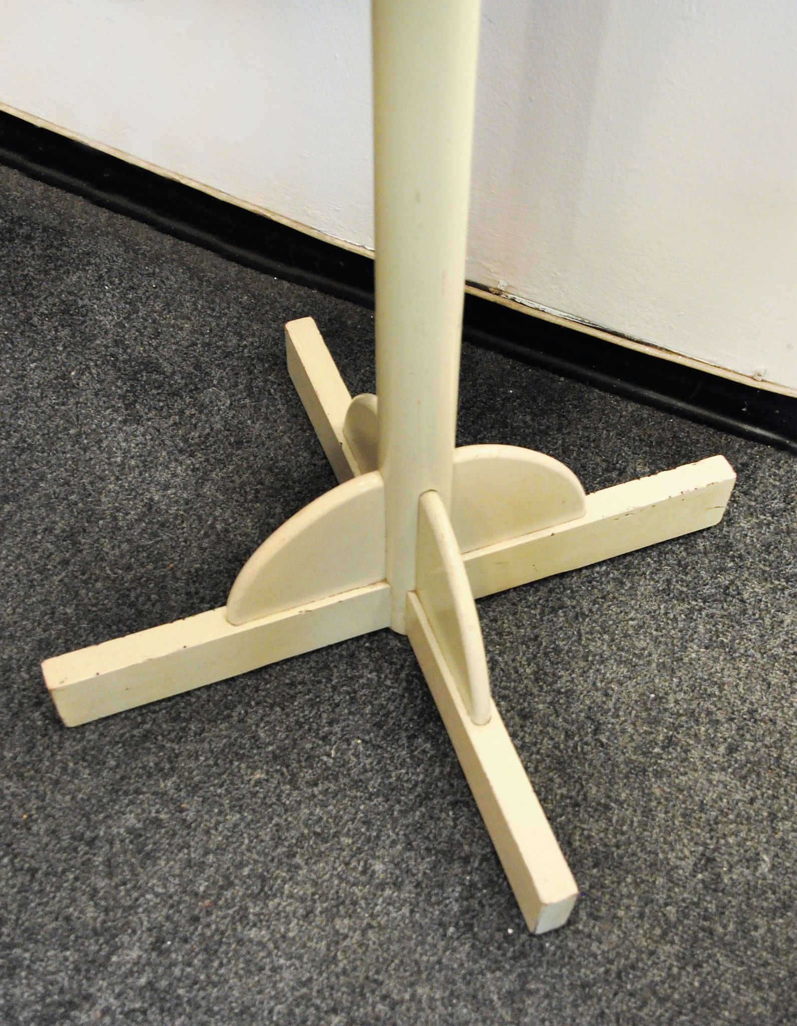 Lacquered wooden coat rack by Ettore Sottsass for Poltronova Italia 60s