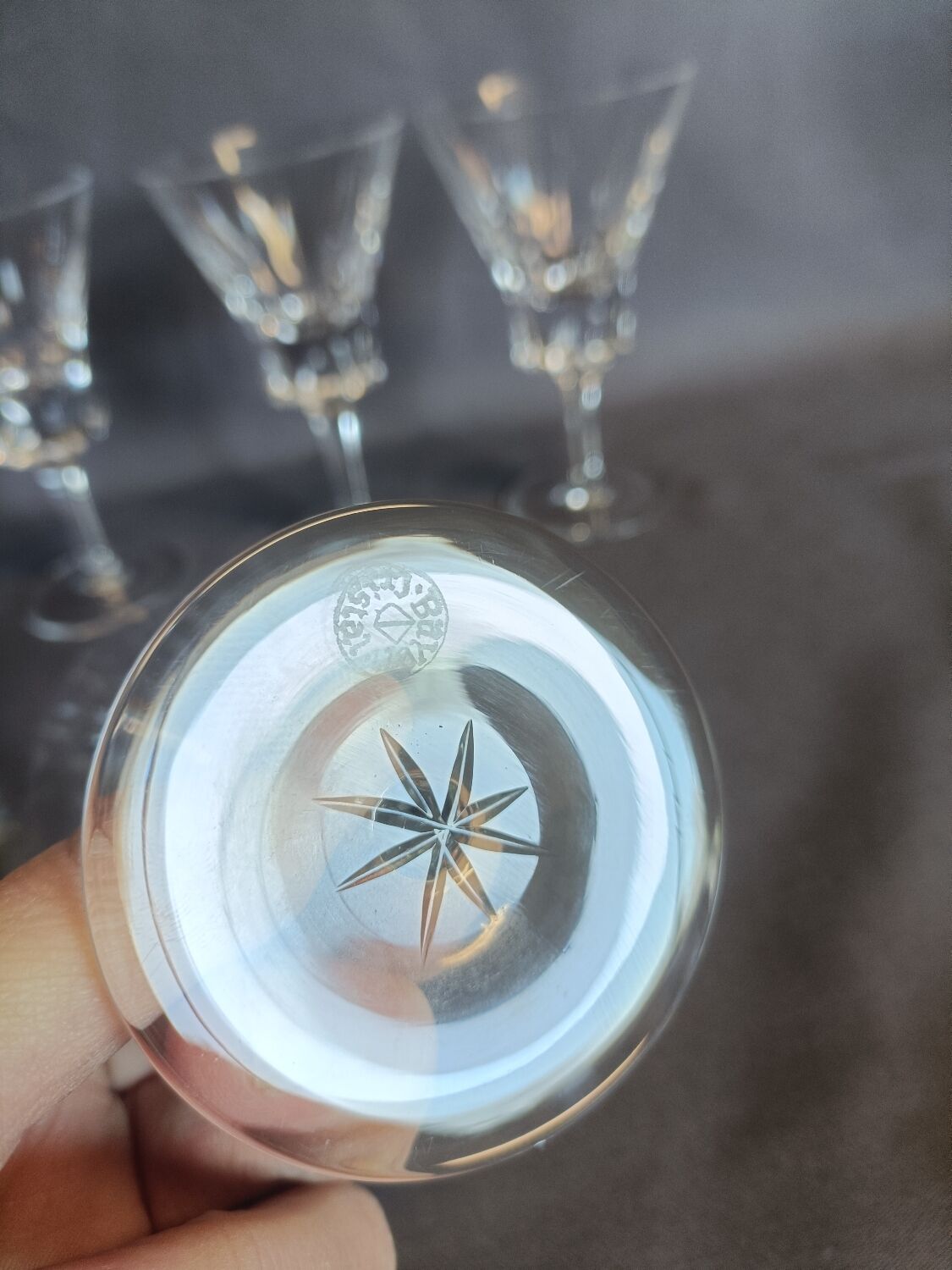 Série de 6 verres à vin rouge en cristal de Bayel forme tulipe