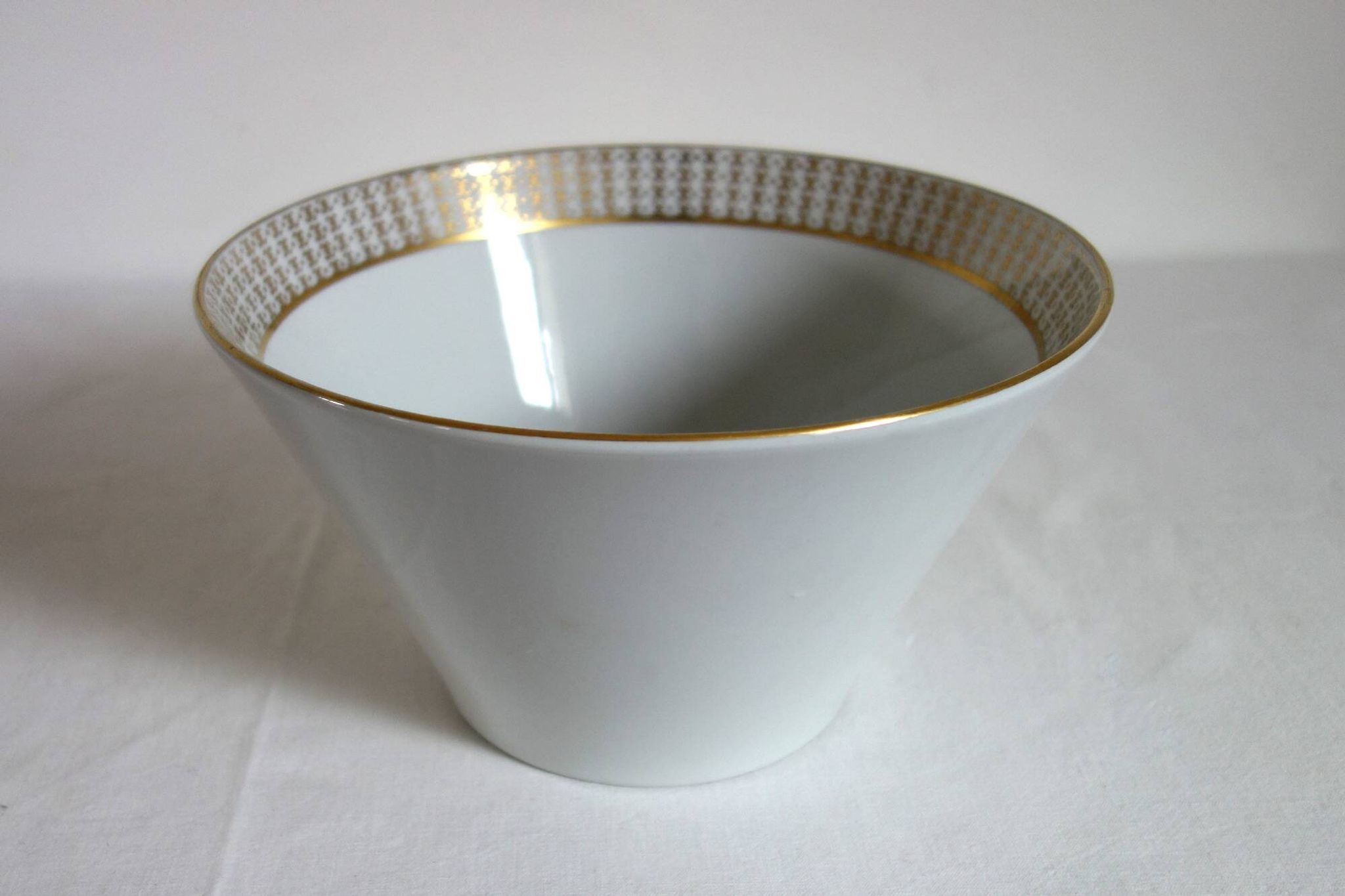Set of 3 German Kahla Konotz porcelain serving dishes, vintage
