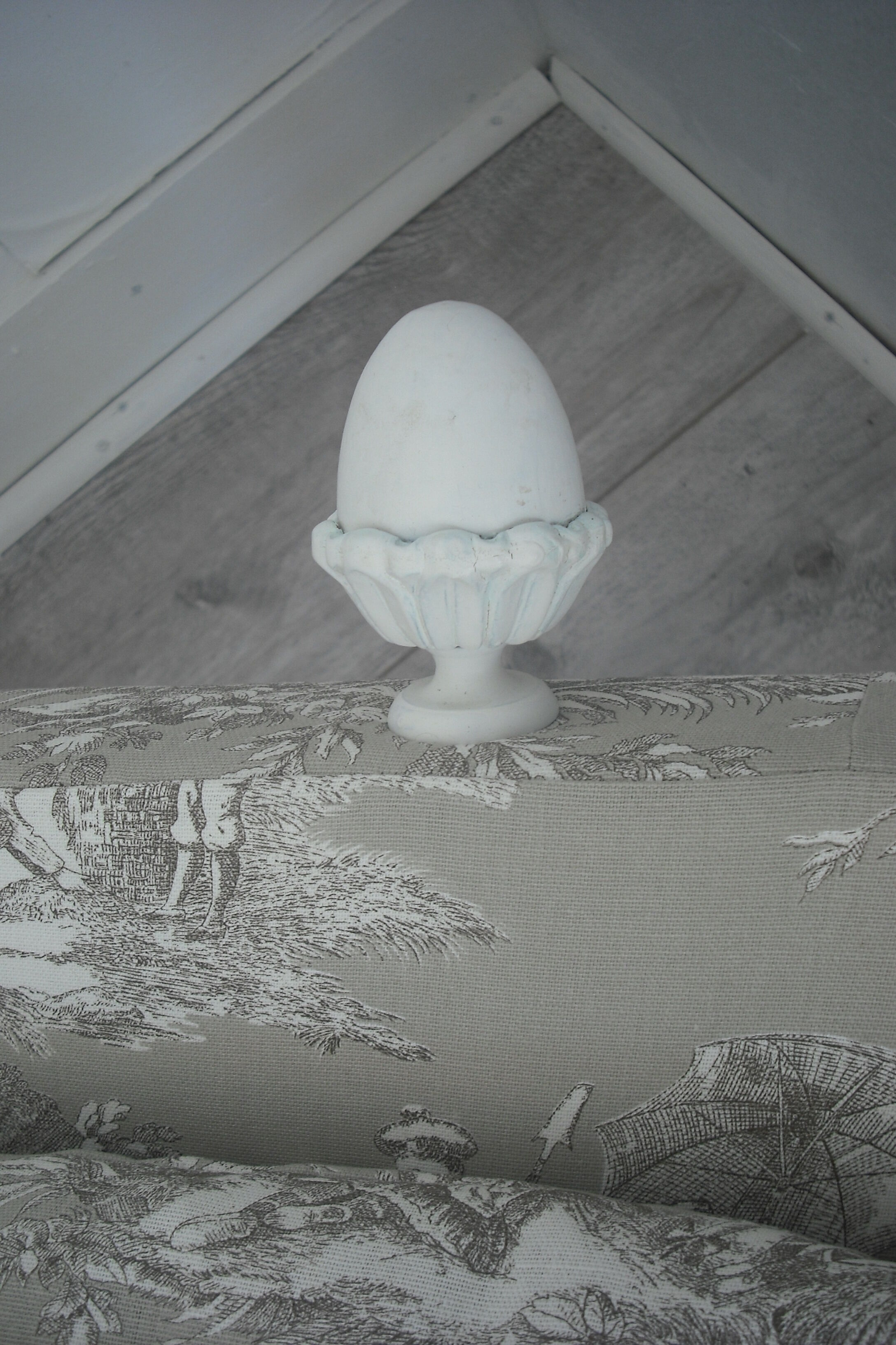 Bench bed on wheels 1 place